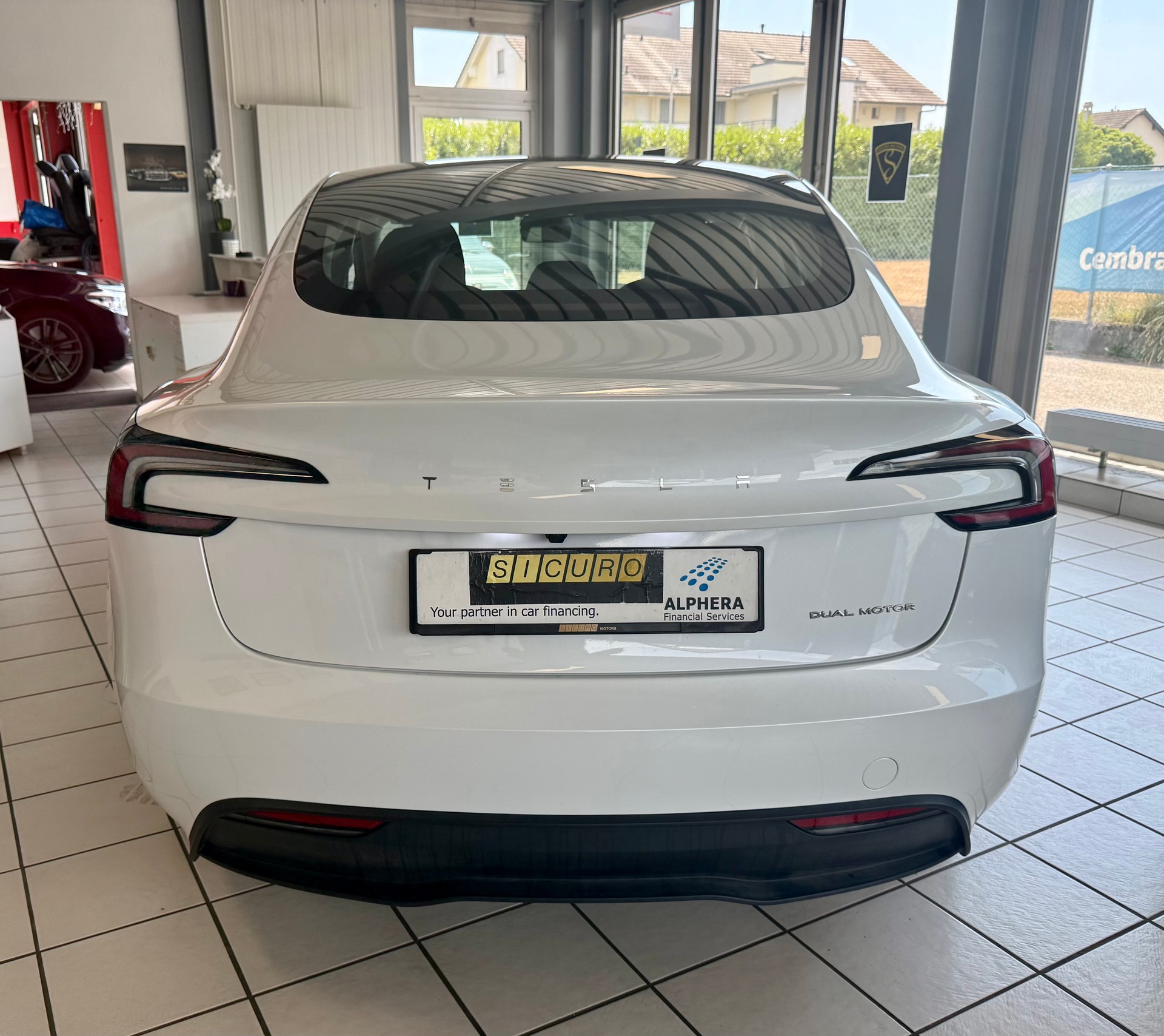 TESLA Model 3 Long Range Dual Motor AWD-image-7
