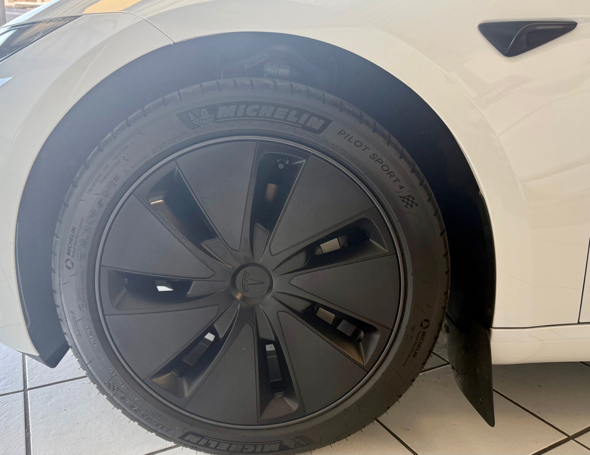 TESLA Model 3 Long Range Dual Motor AWD-image-3