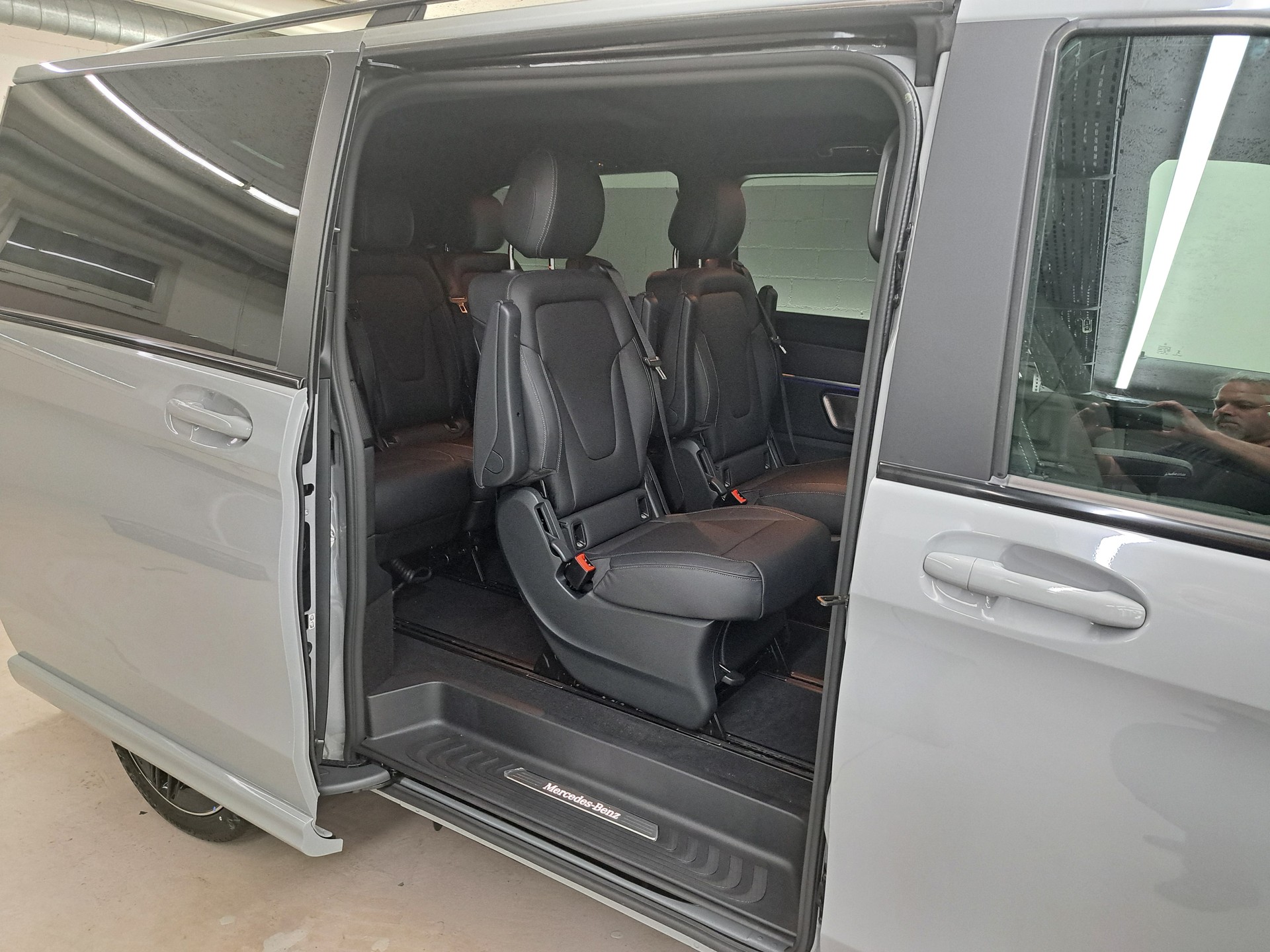 MERCEDES-BENZ V 250 d 4MATIC AVANTGARDE 3200mm L-image-13