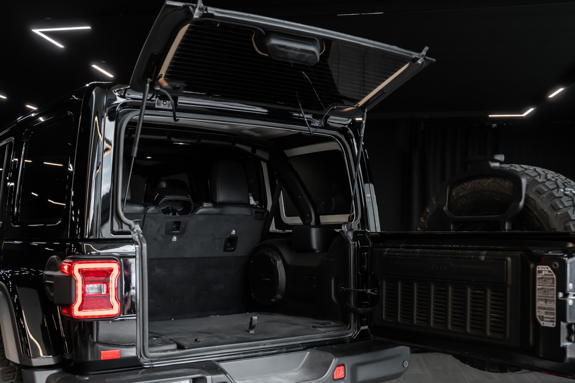JEEP Jeep Wrangler Rubicon 3.6L / Trittbretter / Apple Carplay / Schiebedach / Lenkrad & Sitzheizung uvm..-image-8