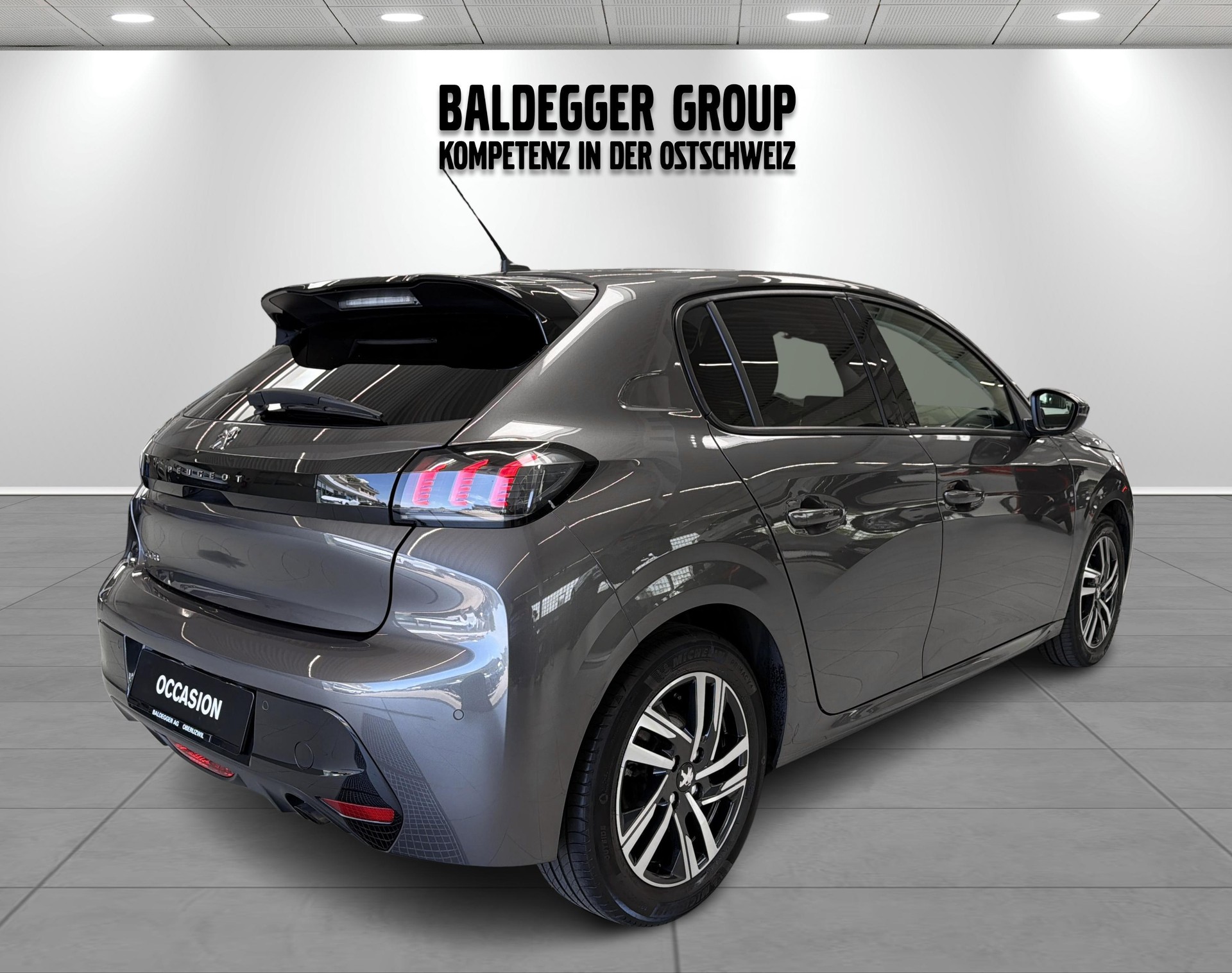 PEUGEOT 208 1.2 PureTech 100 Allure-image-2