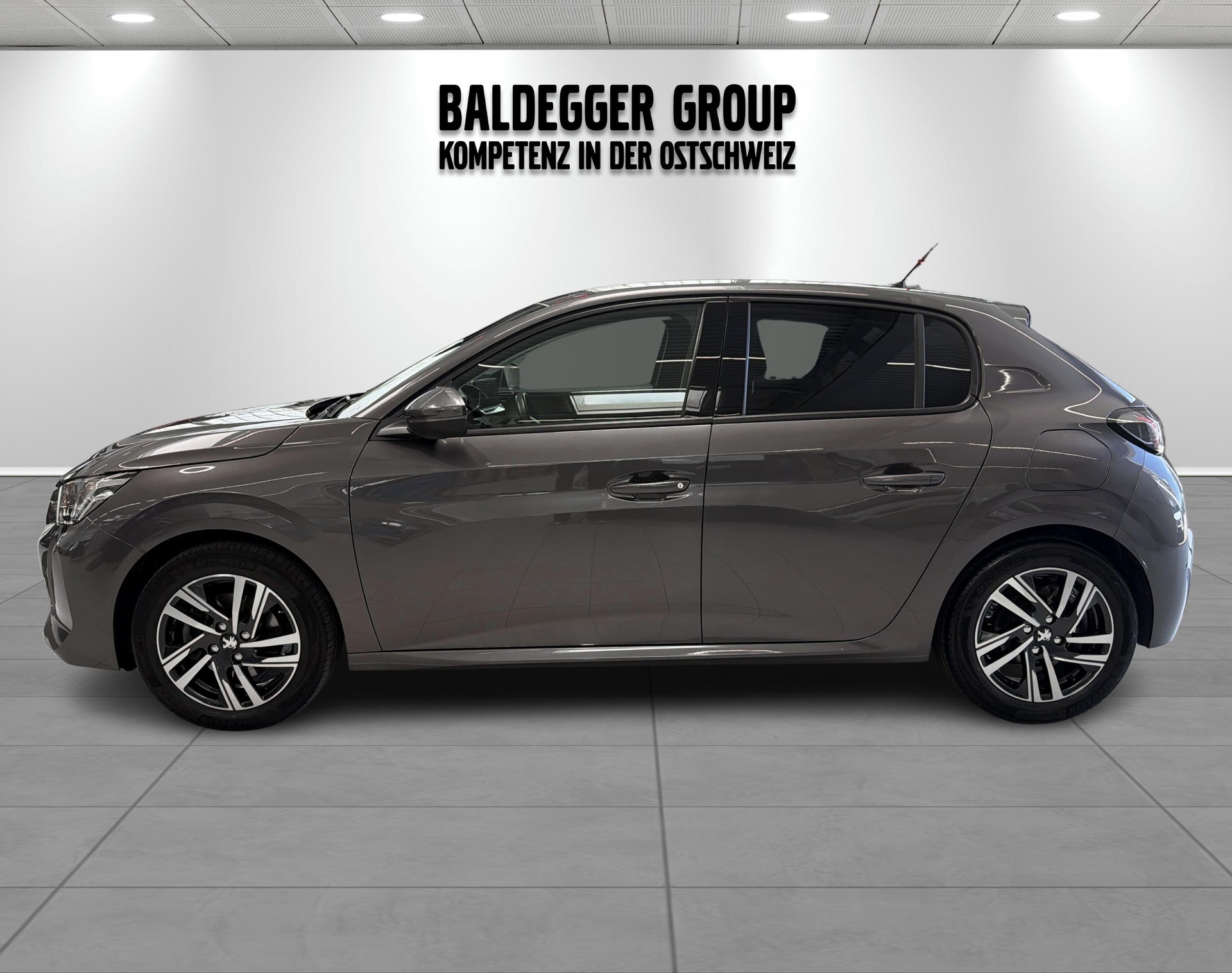 PEUGEOT 208 1.2 PureTech 100 Allure-image-1