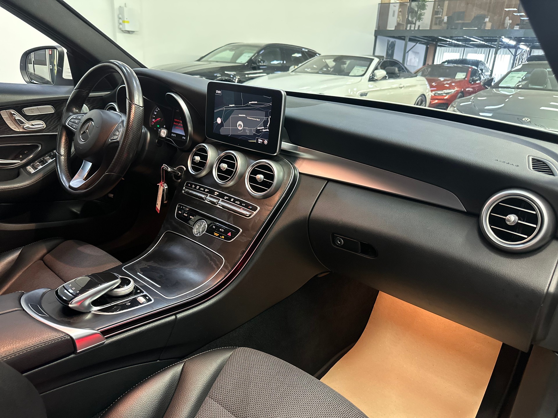 MERCEDES-BENZ C 350 e 7G-Tronic-image-11
