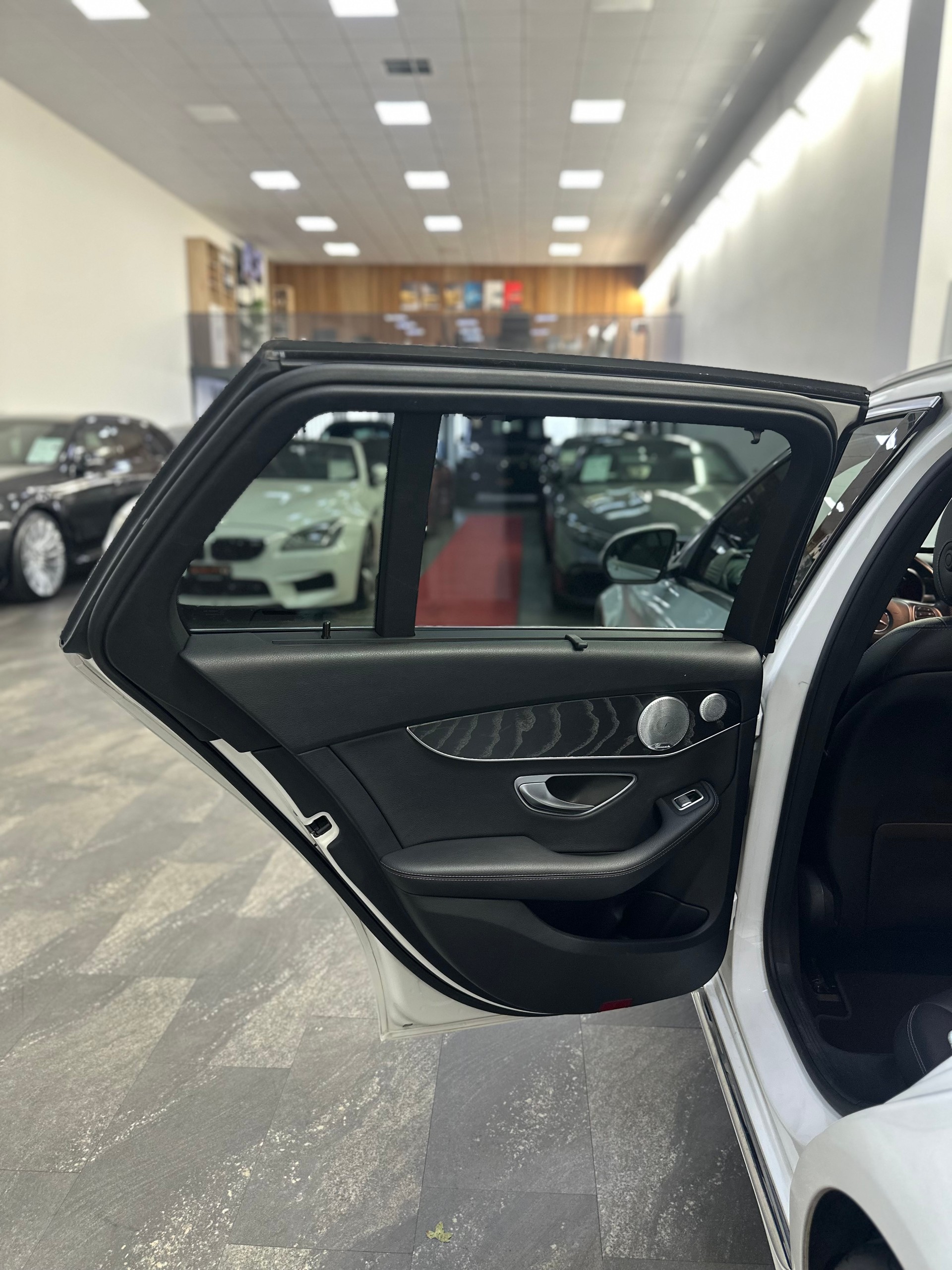 MERCEDES-BENZ C 350 e 7G-Tronic-image-19