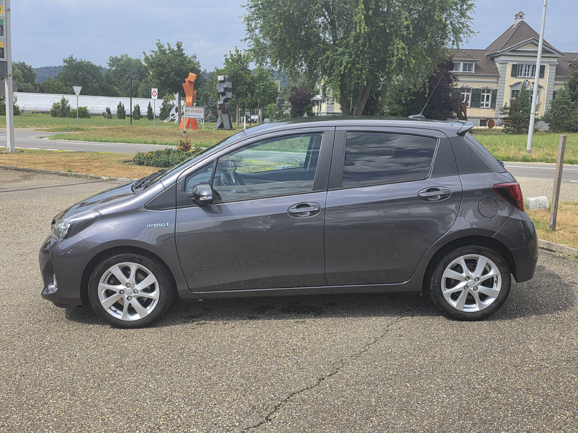 TOYOTA Yaris 1.5 VVT-i HSD Style-showroom-element-1
