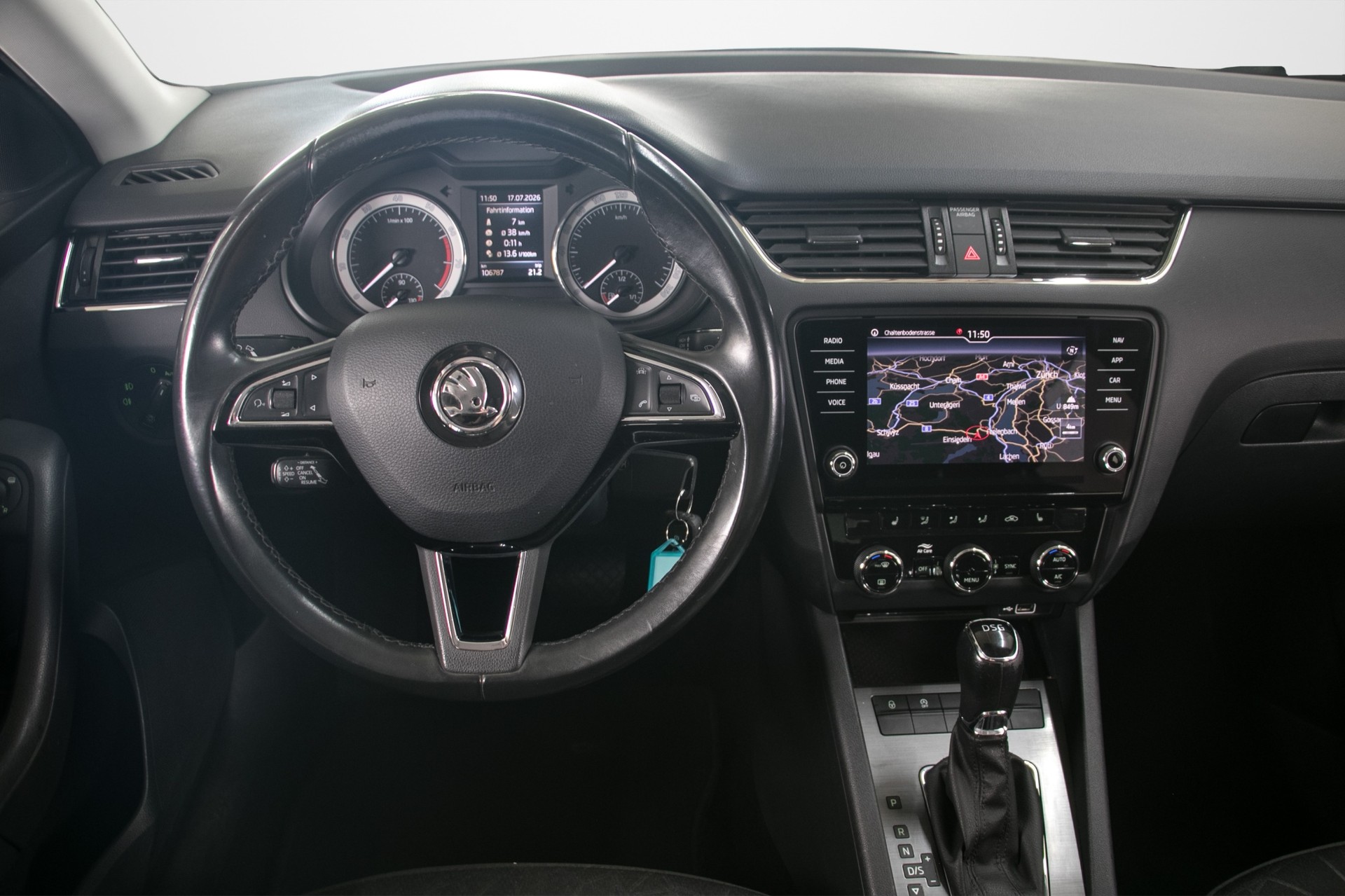 SKODA Octavia Combi 1.5 TSI Clever DSG-image-4