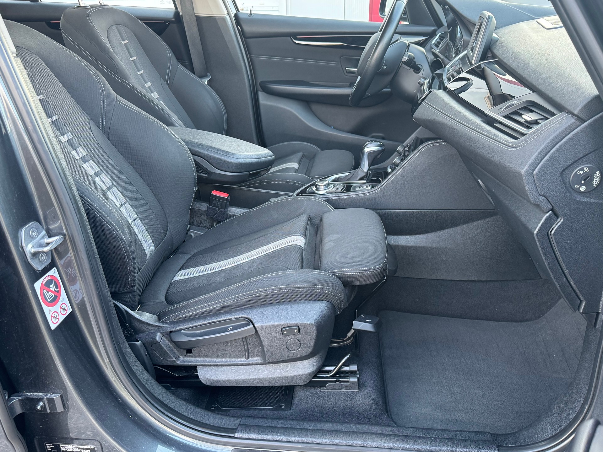 BMW 220i Gran Tourer Sport Line Steptronic-image-8