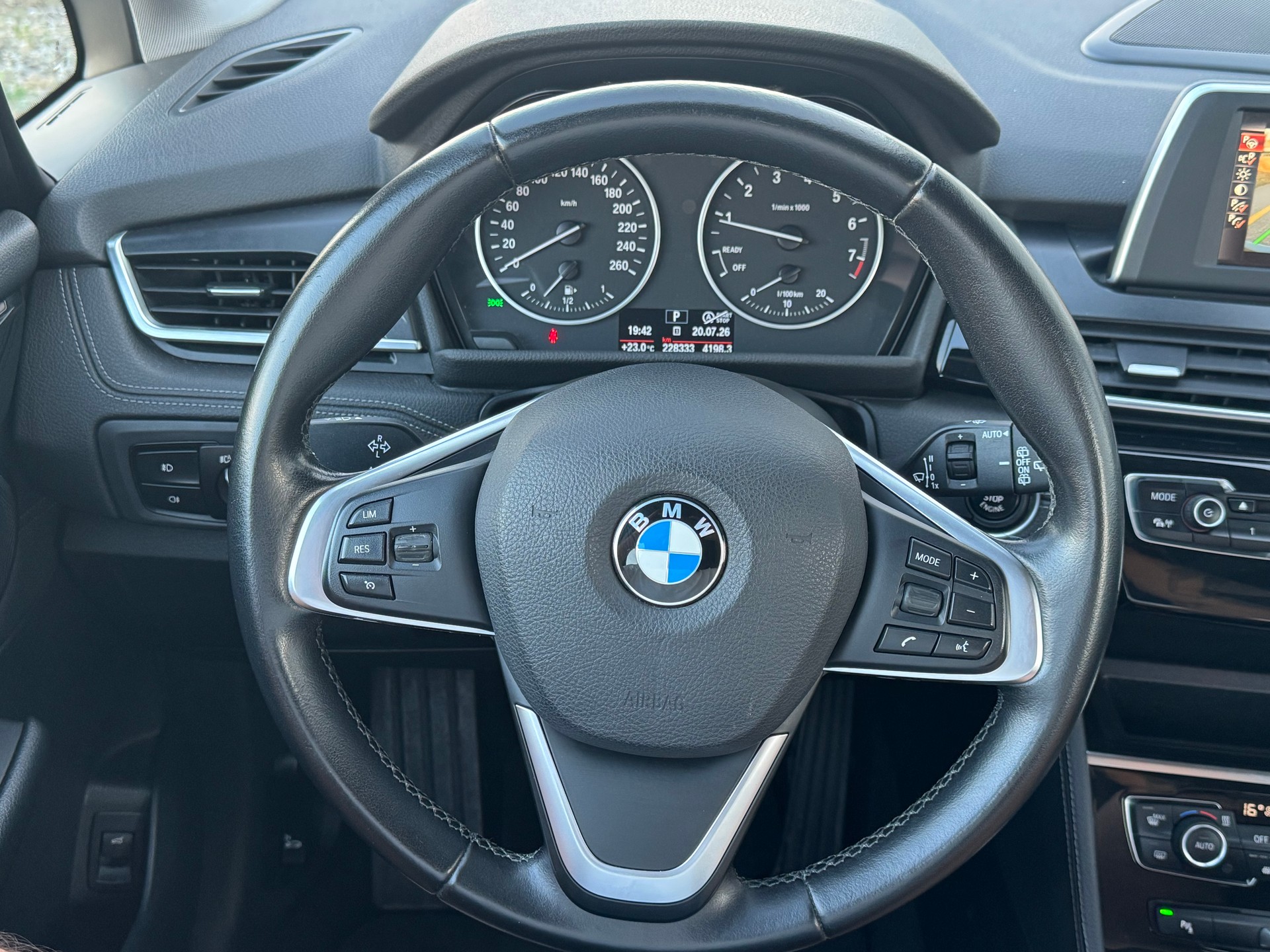 BMW 220i Gran Tourer Sport Line Steptronic-image-13