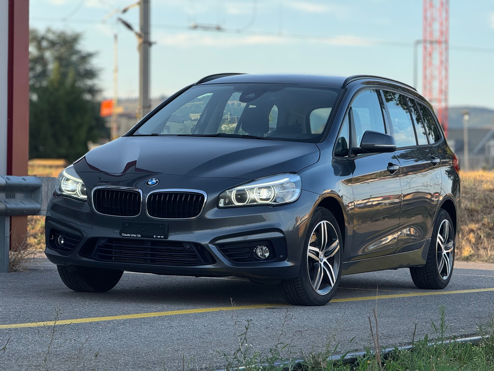 BMW 220i Gran Tourer Sport Line Steptronic-image-2