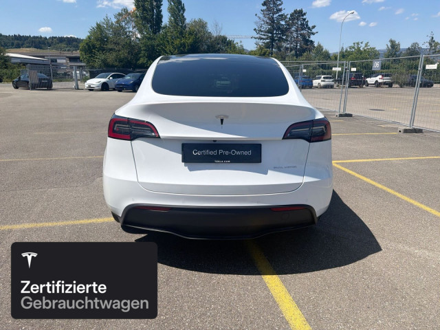 TESLA Model Y Long Range AWD-image-7