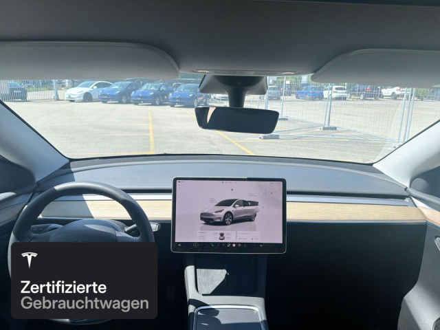 TESLA Model Y Long Range AWD-image-14
