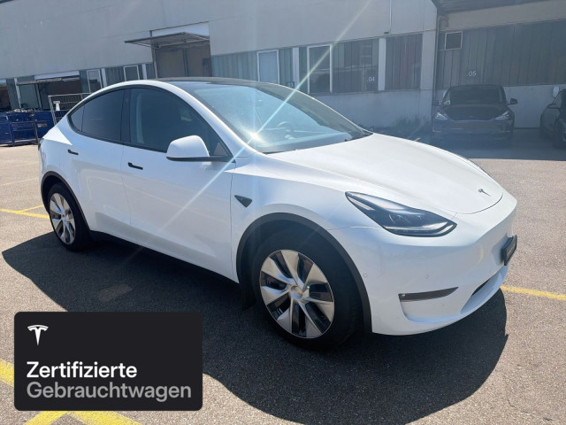 TESLA Model Y Long Range AWD-image-11