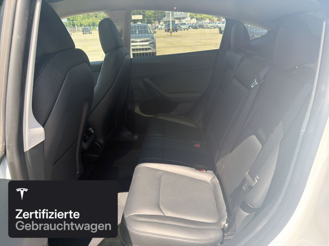 TESLA Model Y Long Range AWD-image-13