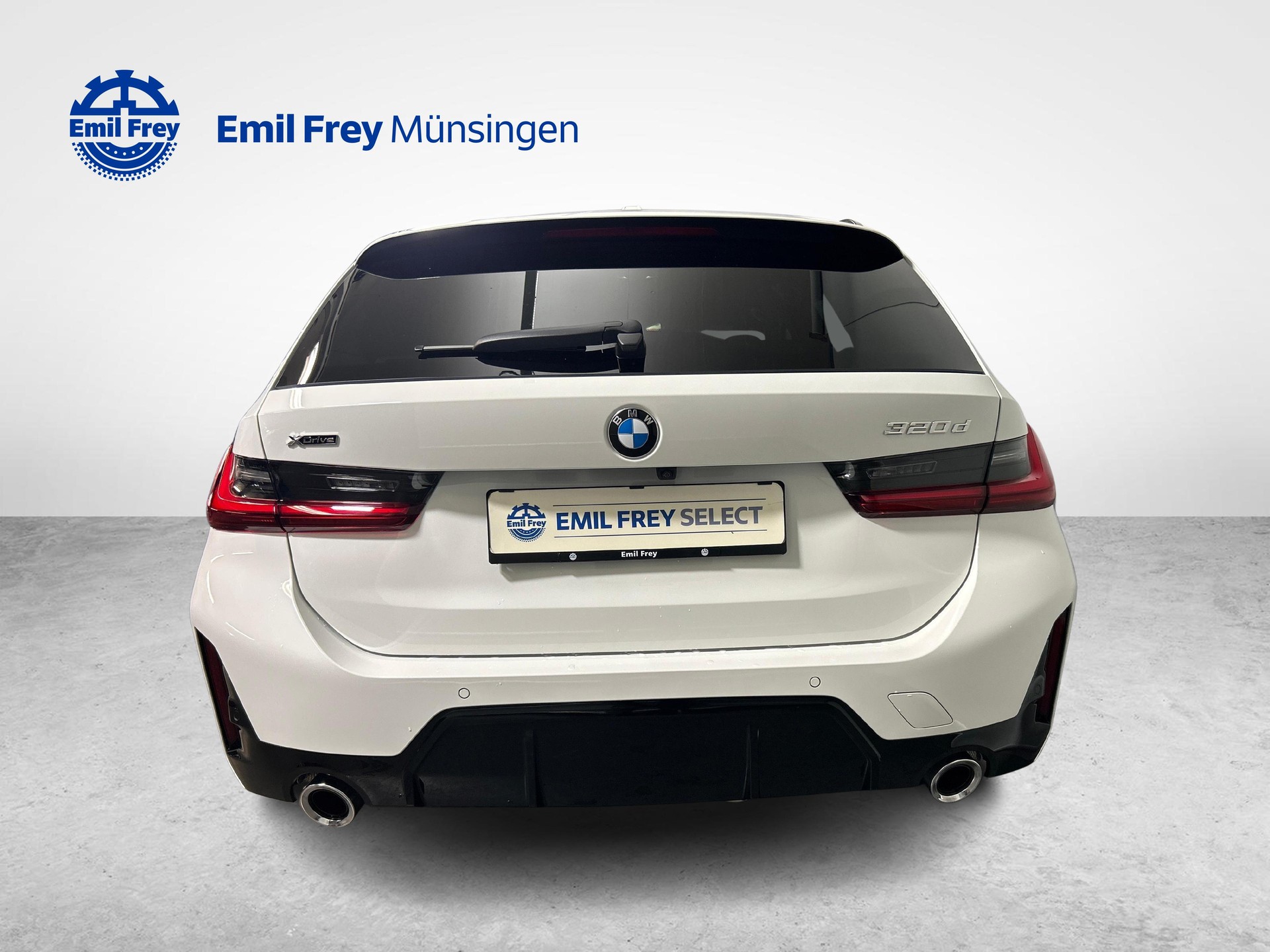 BMW 320d xDrive SAG Touring-image-12