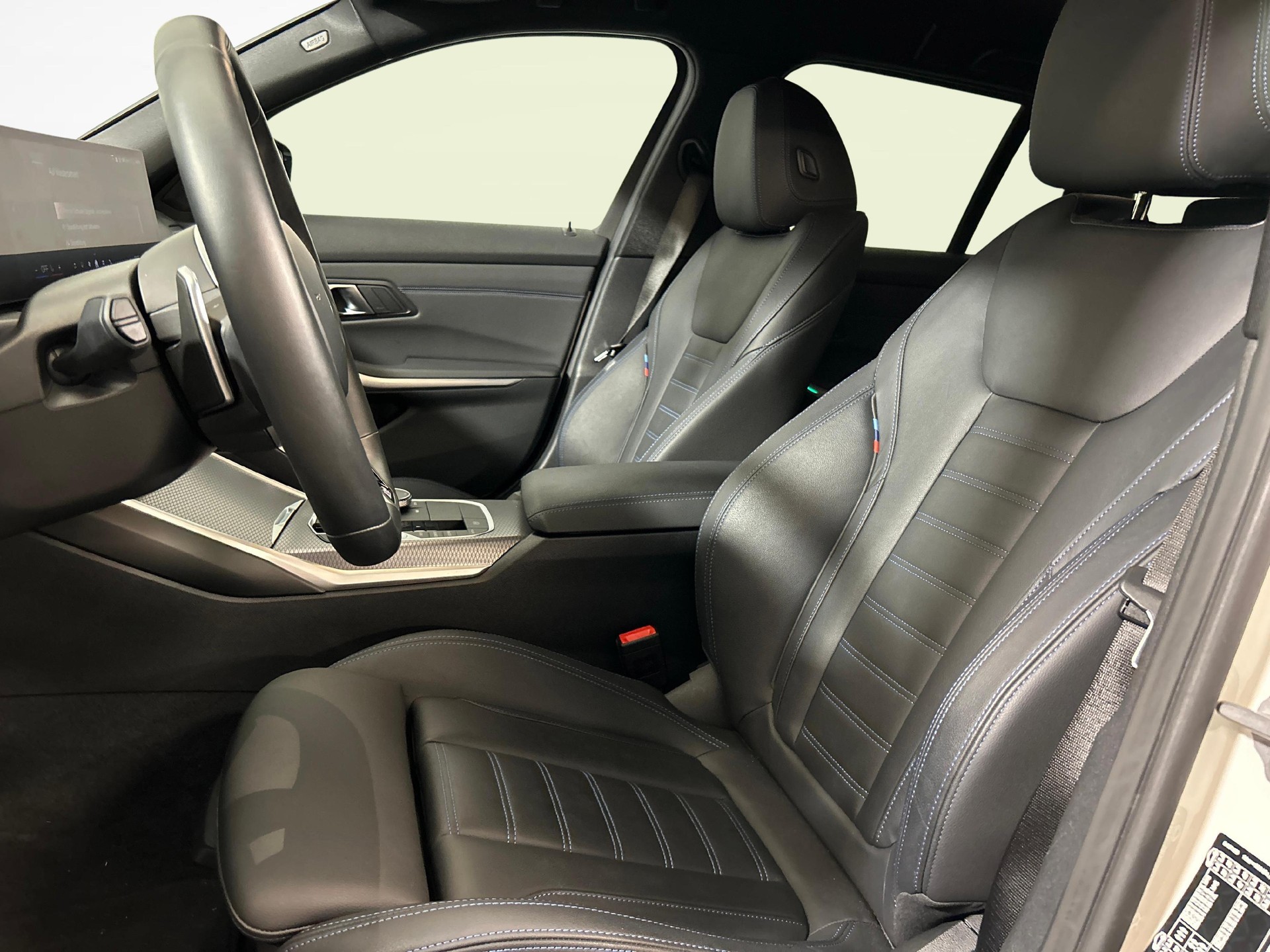 BMW 320d xDrive SAG Touring-image-2