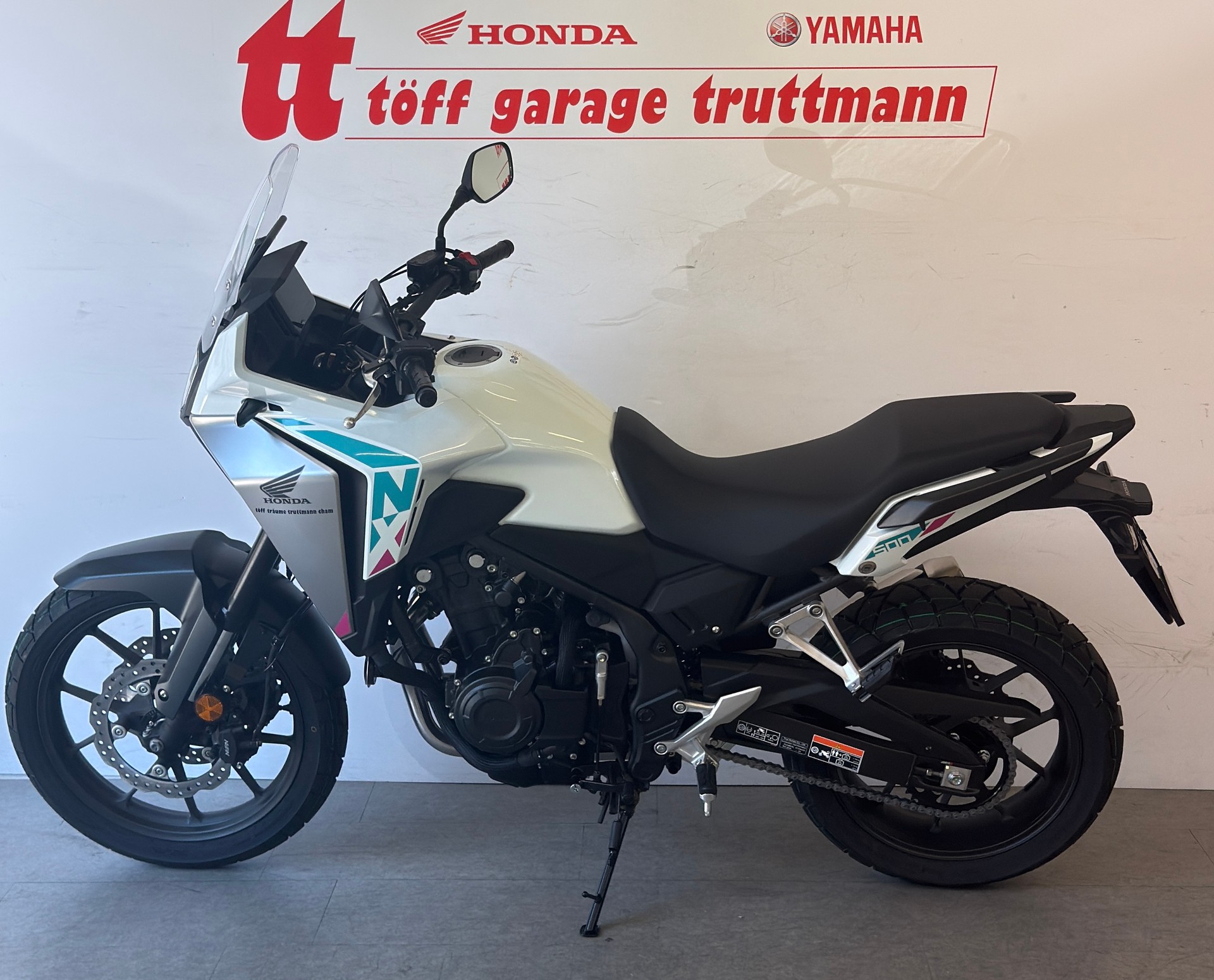 HONDA NX500 E-Clutch-showroom-element-1