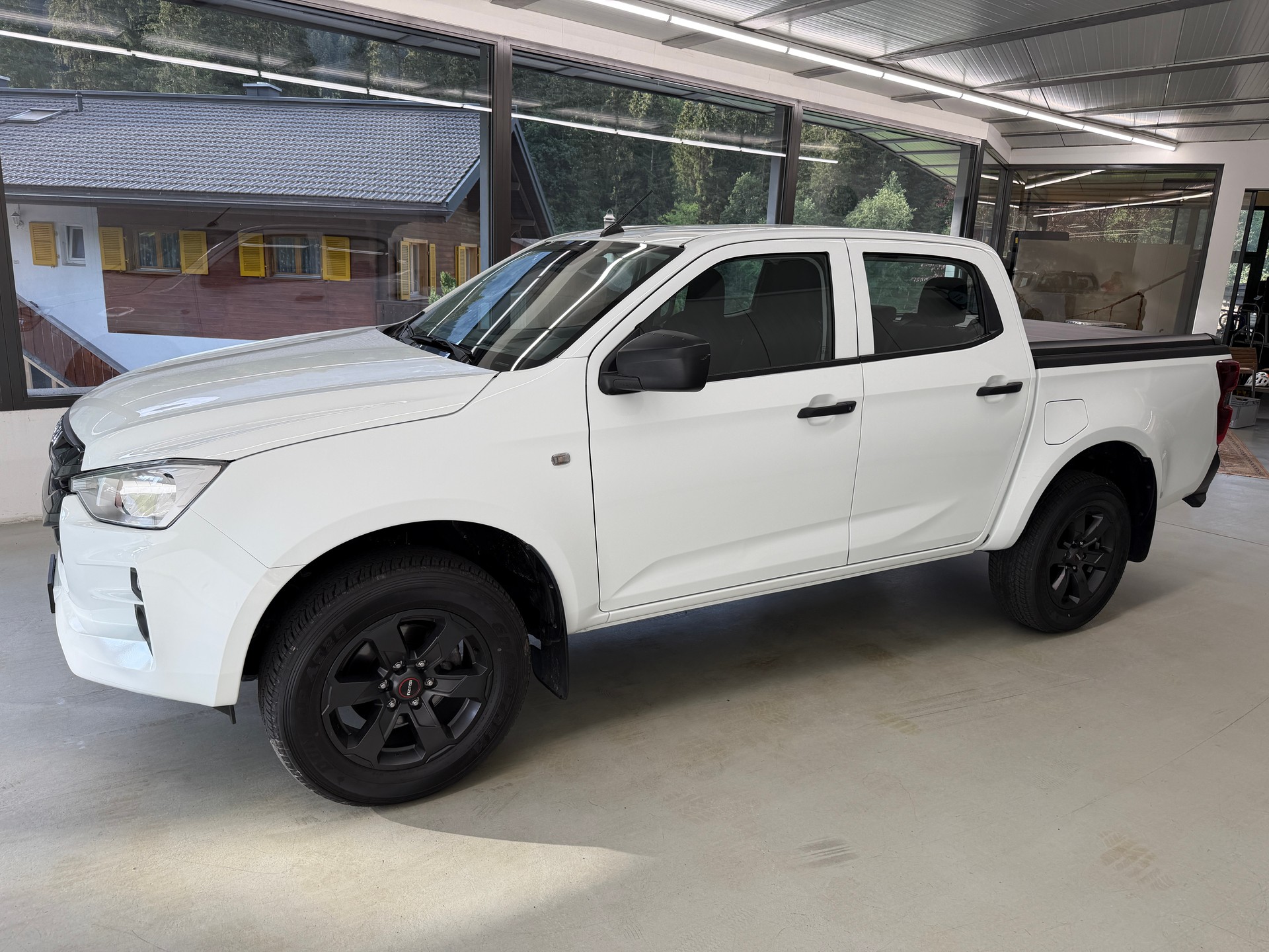 ISUZU D-MAX 1.9 CrewCab N60B 4x4 AT-image-8