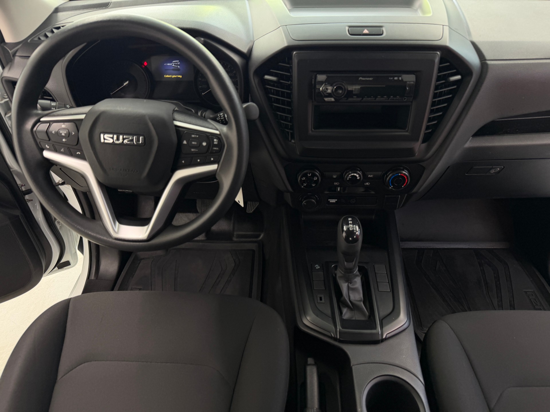 ISUZU D-MAX 1.9 CrewCab N60B 4x4 AT-image-23