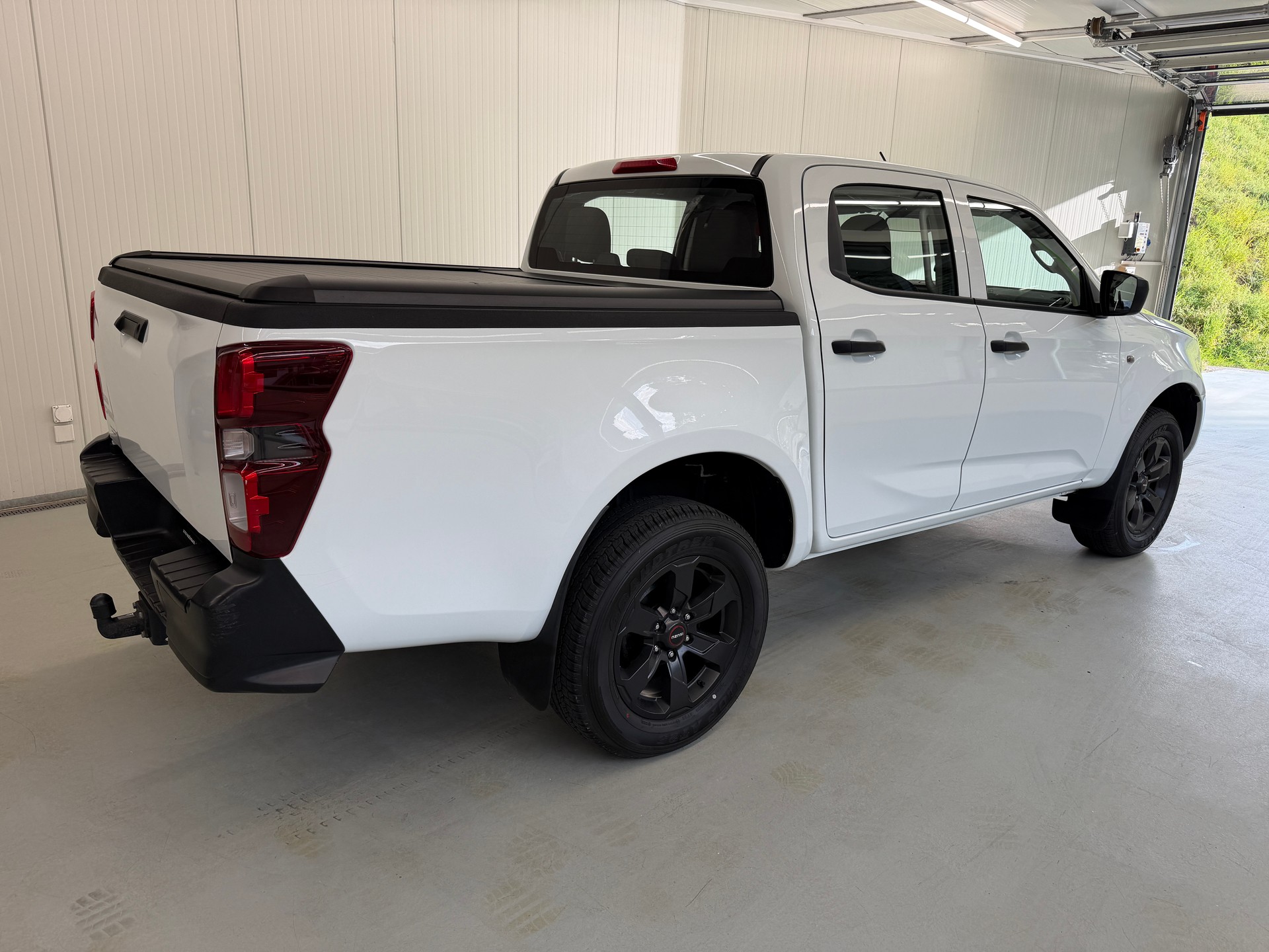 ISUZU D-MAX 1.9 CrewCab N60B 4x4 AT-image-3