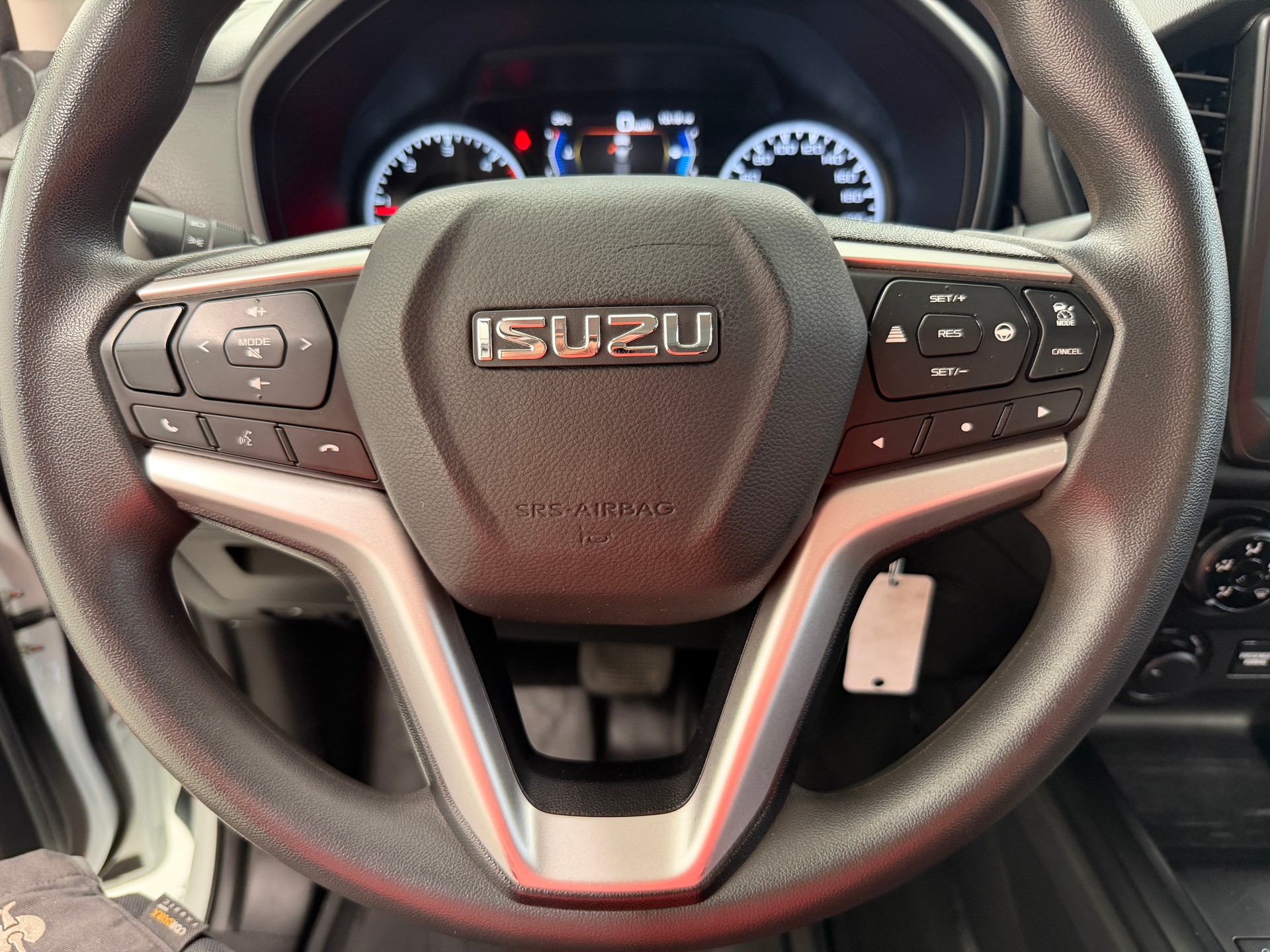 ISUZU D-MAX 1.9 CrewCab N60B 4x4 AT-image-25