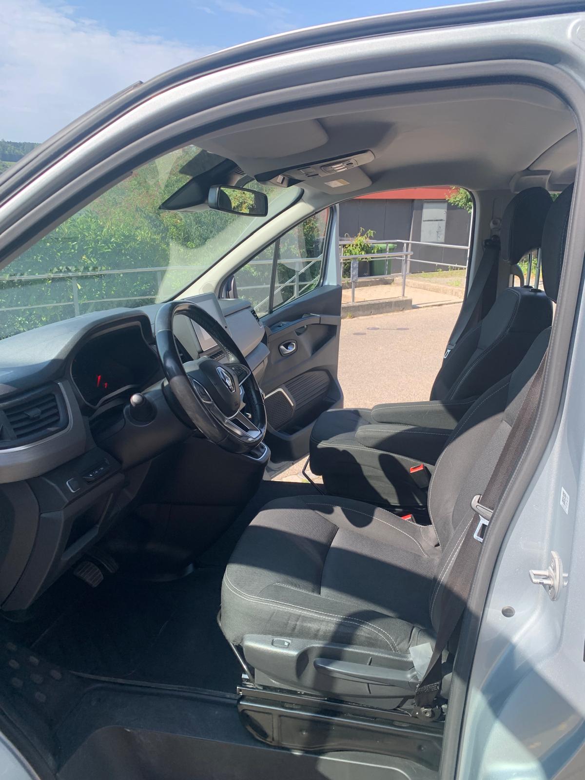 RENAULT Grand Spaceclass 2.0 dCi Blue 170-image-3