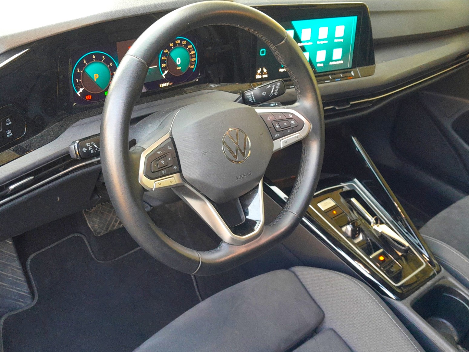 VW Golf Variant 1.5 eTSI mHEV Style-image-7