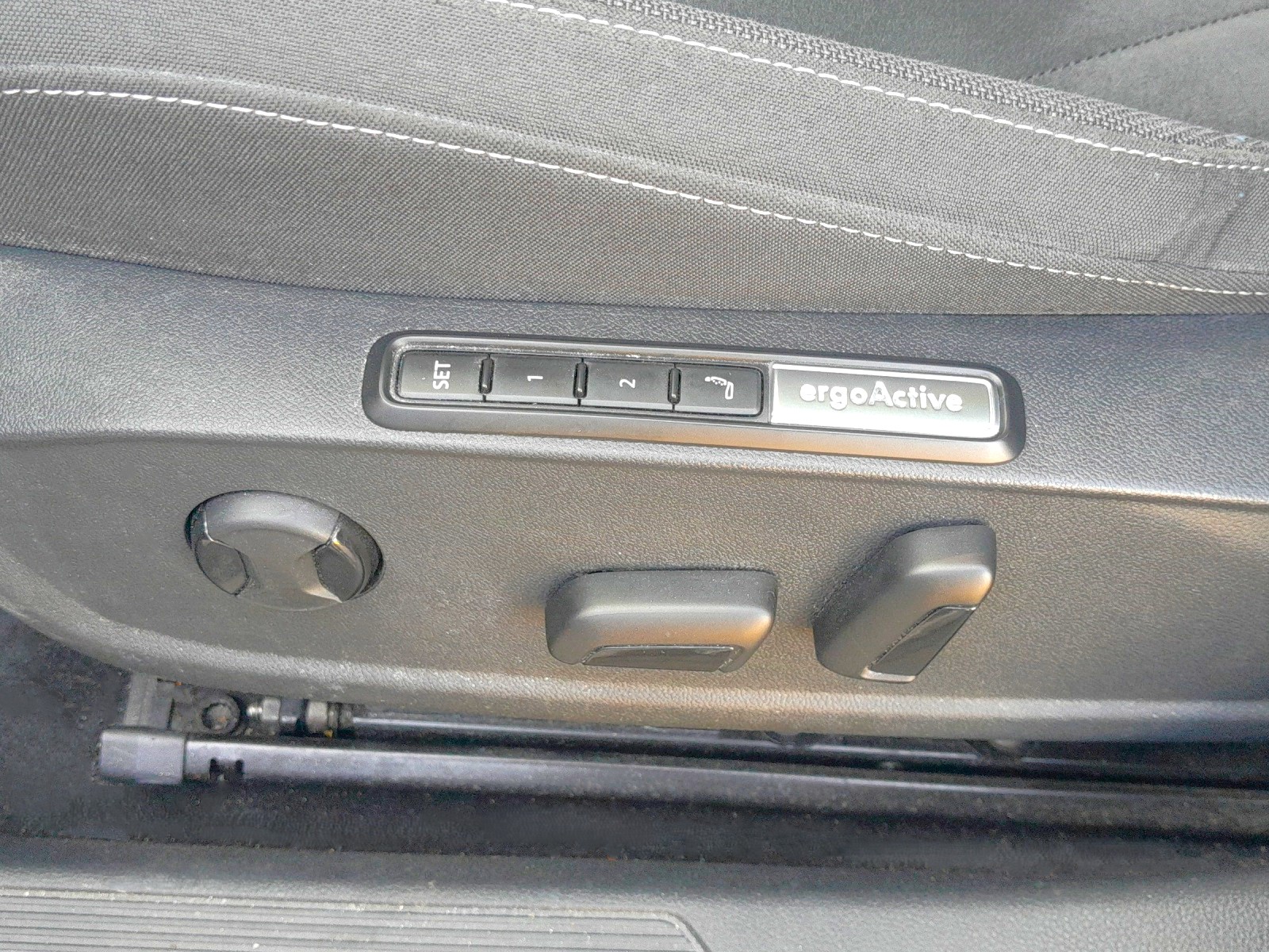 VW Golf Variant 1.5 eTSI mHEV Style-image-13