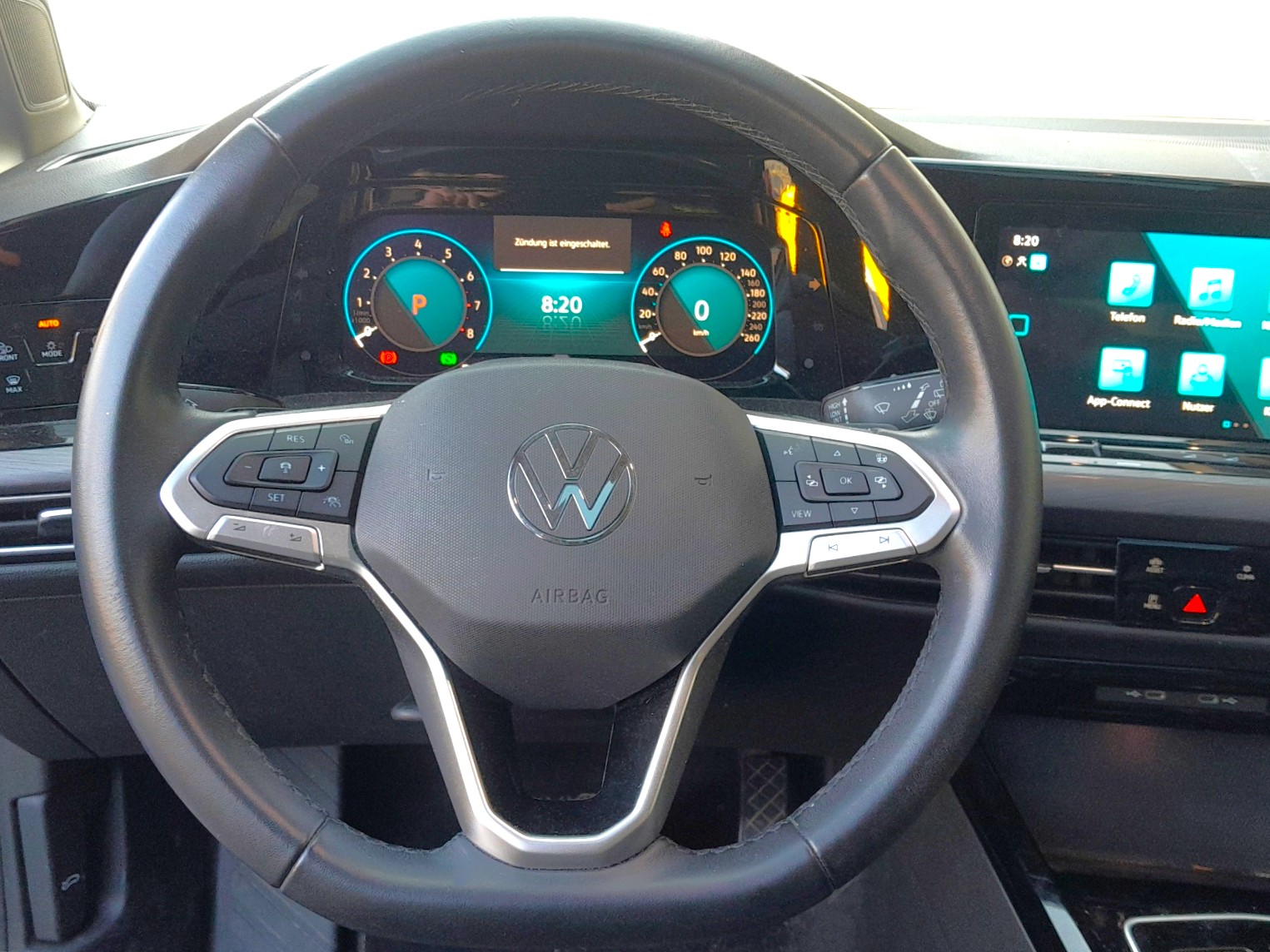 VW Golf Variant 1.5 eTSI mHEV Style-image-9
