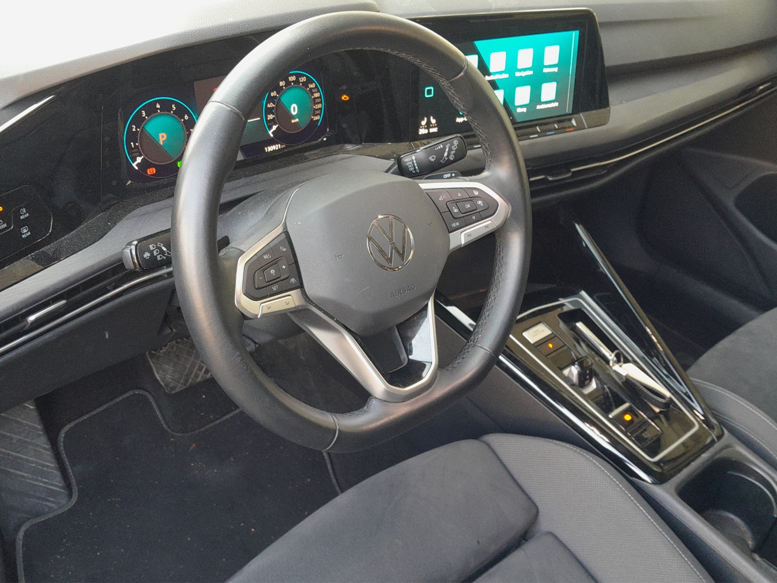 VW Golf Variant 1.5 eTSI mHEV Style-image-7