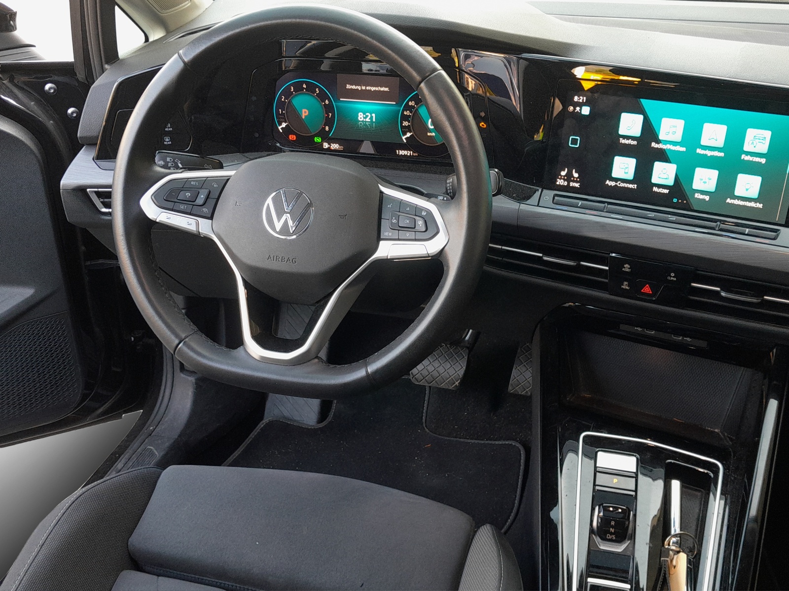 VW Golf Variant 1.5 eTSI mHEV Style-image-8