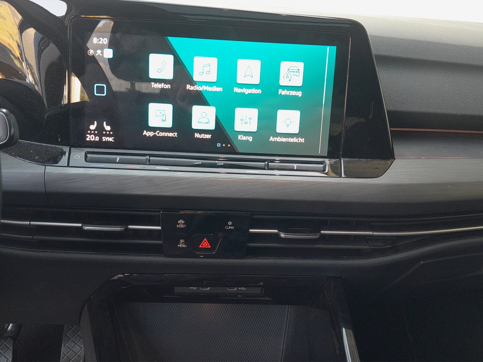 VW Golf Variant 1.5 eTSI mHEV Style-image-10