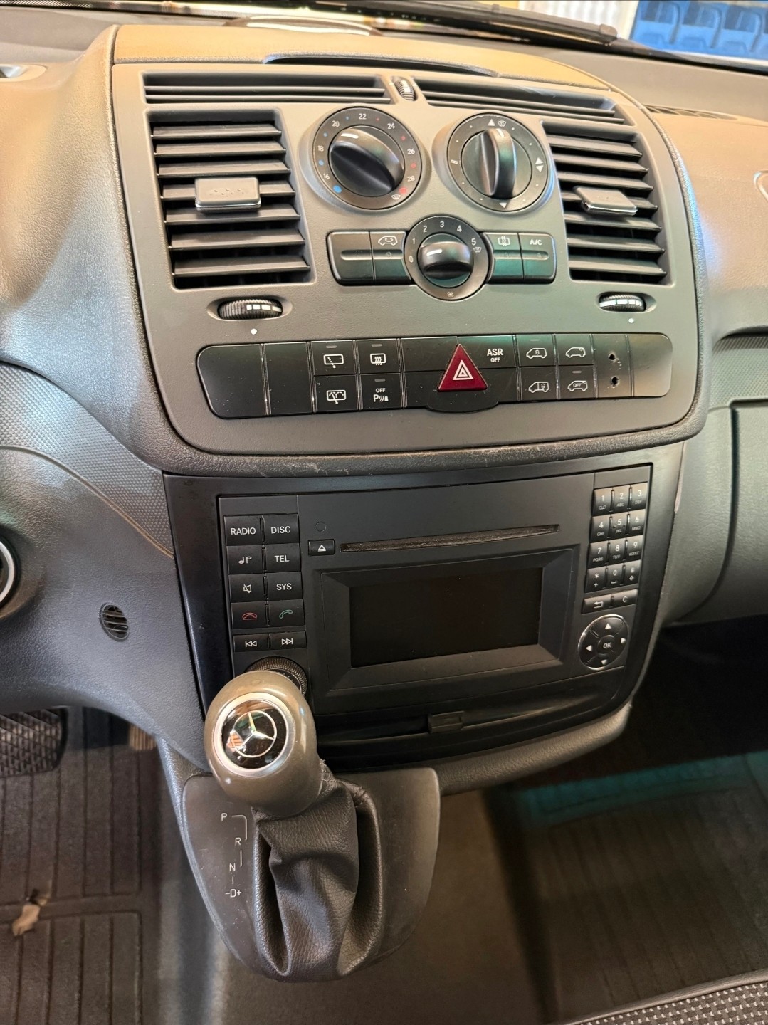MERCEDES-BENZ Vito 113 CDI Blue Efficiency 4Matic A-image-7