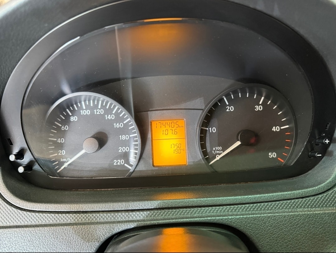 MERCEDES-BENZ Vito 113 CDI Blue Efficiency 4Matic A-image-8