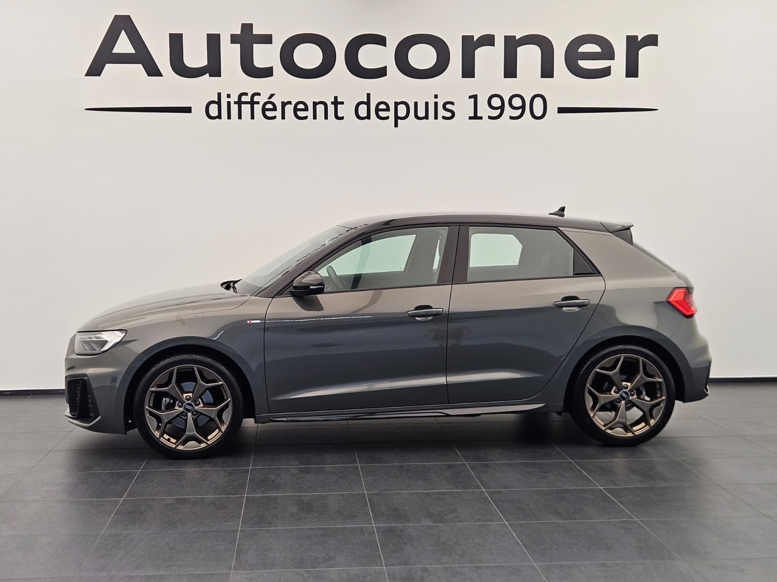 AUDI A1 Sportback 30 TFSI S Line Attraction S-tronic-image-1