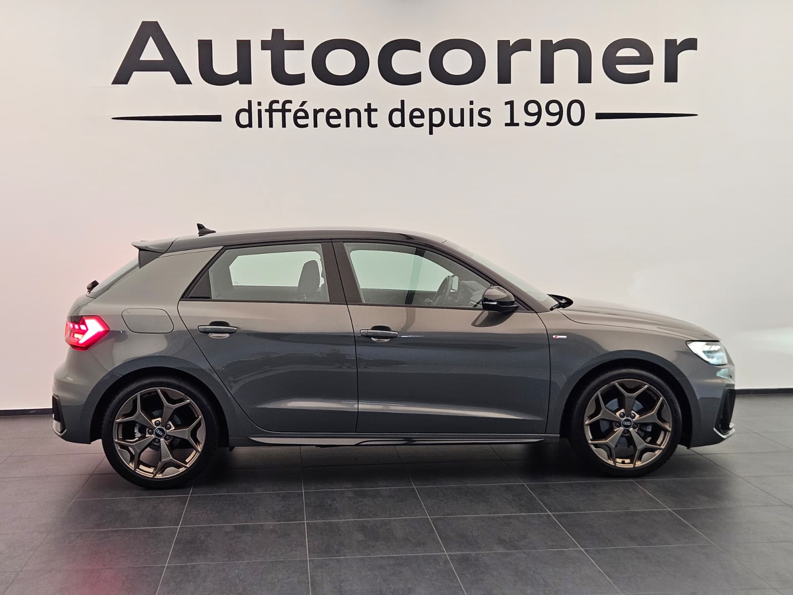 AUDI A1 Sportback 30 TFSI S Line Attraction S-tronic-image-5