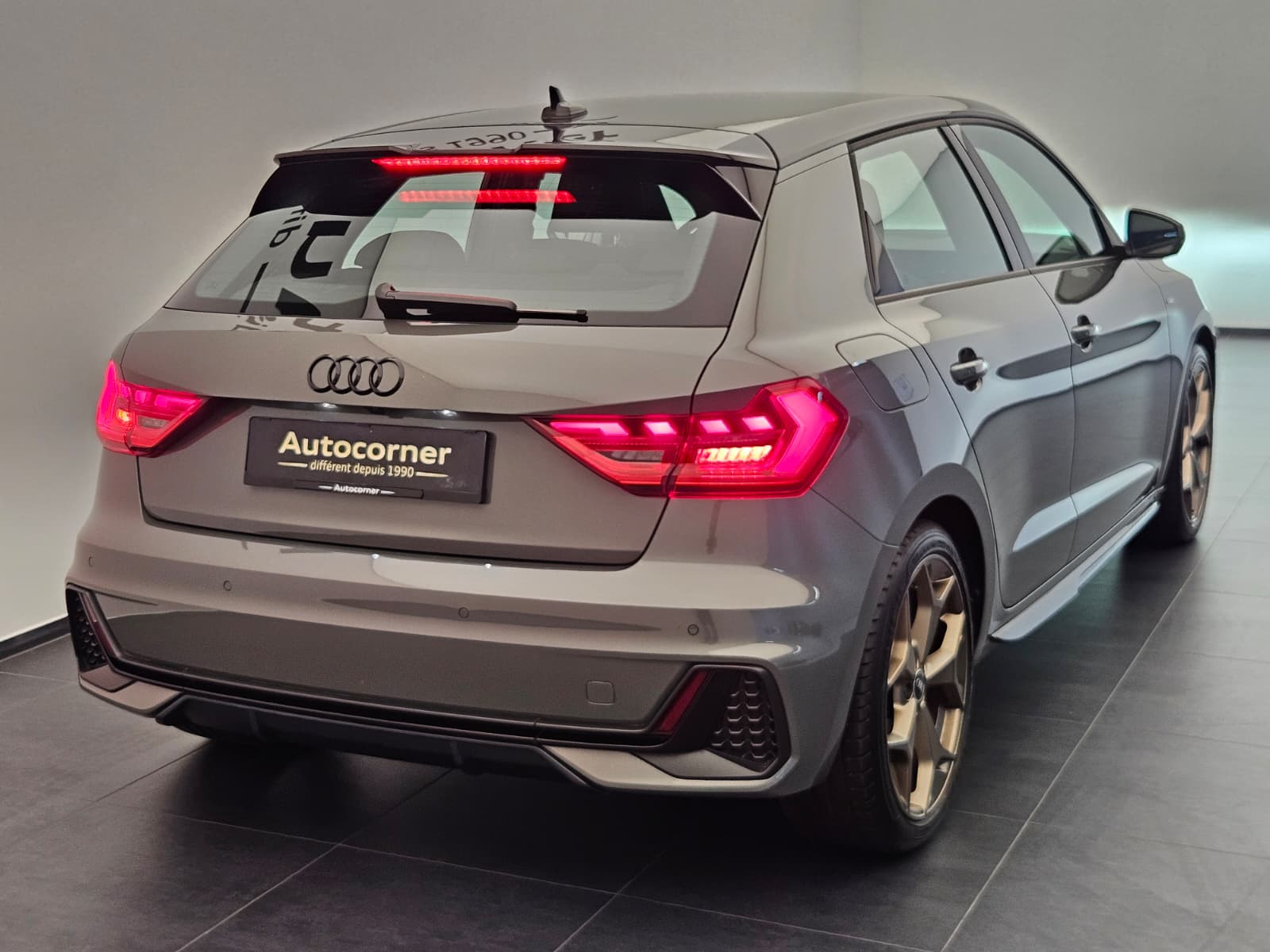 AUDI A1 Sportback 30 TFSI S Line Attraction S-tronic-image-6