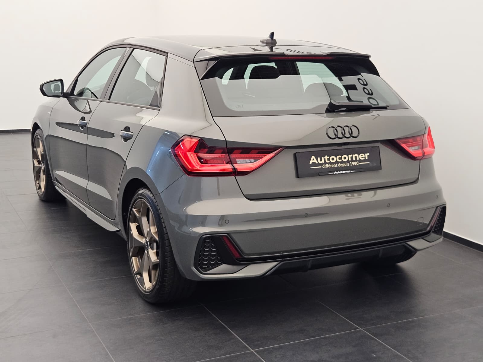 AUDI A1 Sportback 30 TFSI S Line Attraction S-tronic-image-8