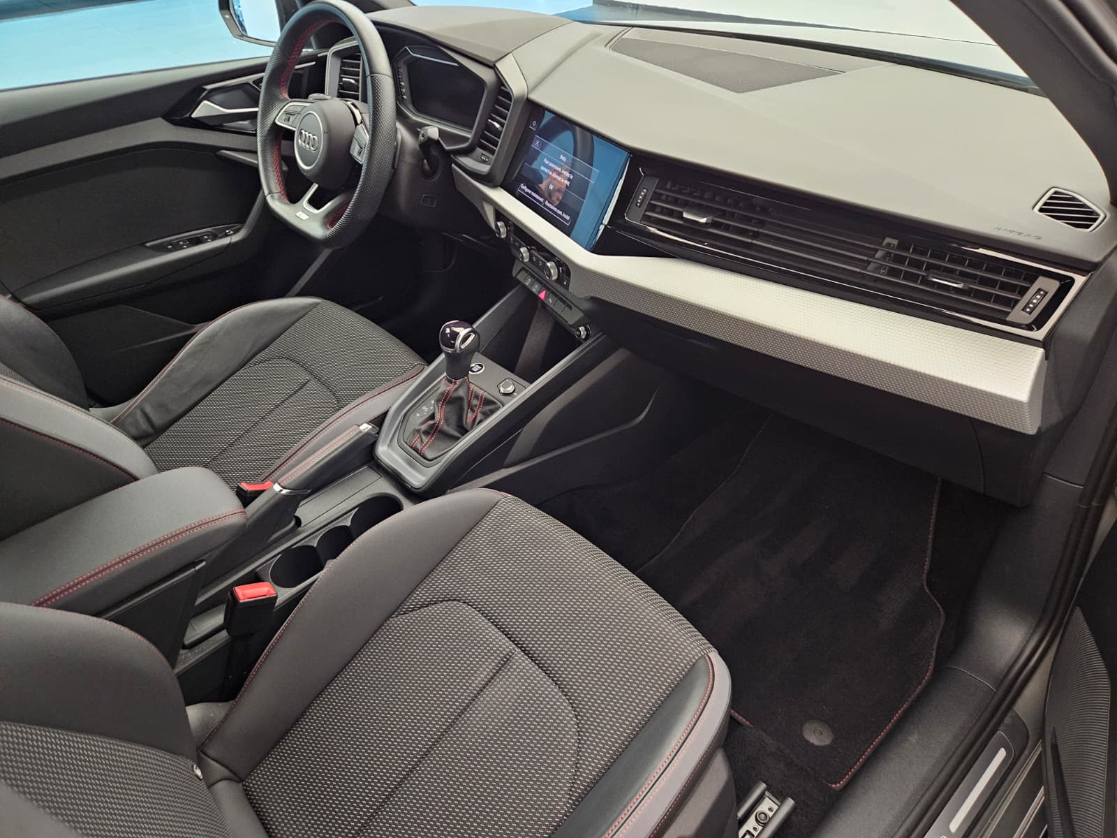 AUDI A1 Sportback 30 TFSI S Line Attraction S-tronic-image-11