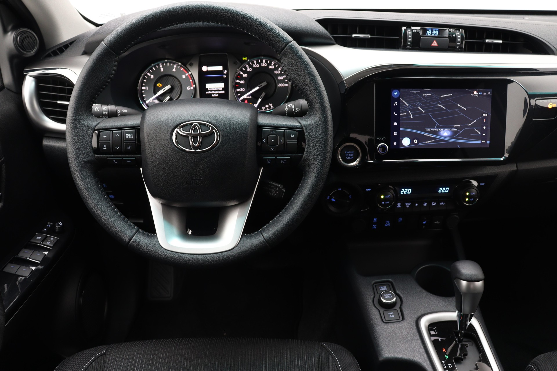 TOYOTA Hilux Double Cab.-Pick-up 2.8 D-4D MHEV 204 Style-image-10