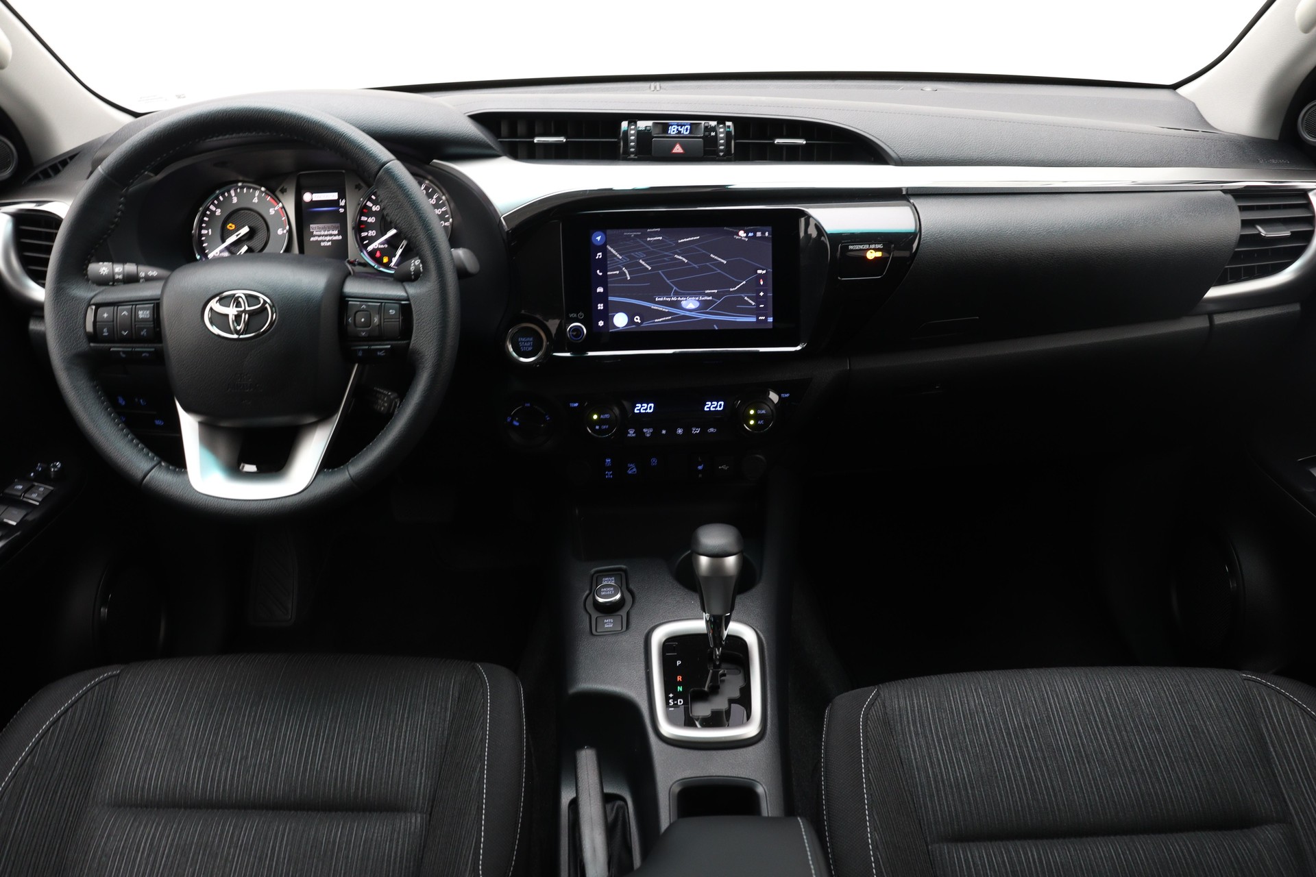 TOYOTA Hilux Double Cab.-Pick-up 2.8 D-4D MHEV 204 Style-image-9
