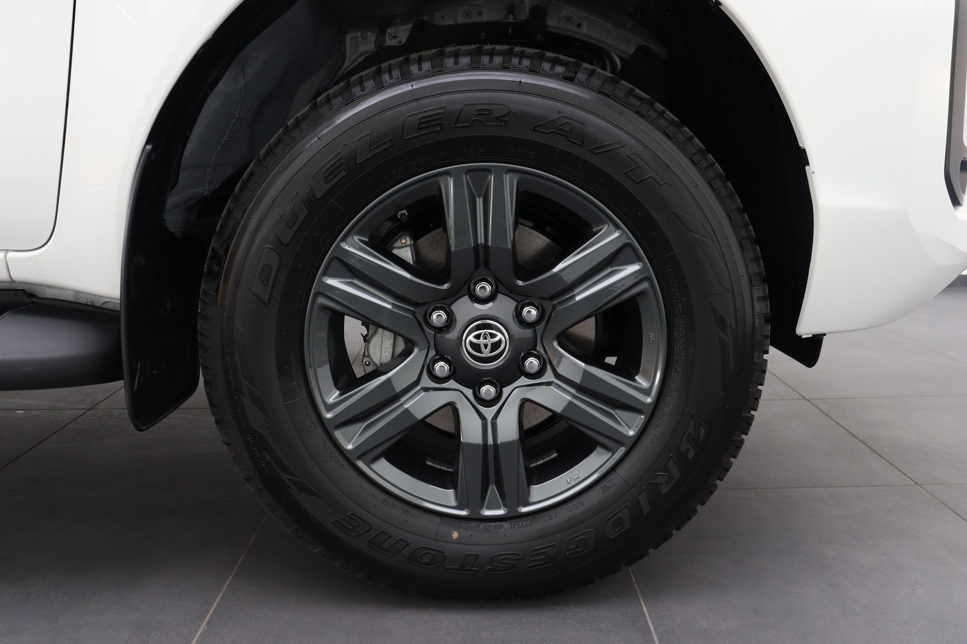 TOYOTA Hilux Double Cab.-Pick-up 2.8 D-4D MHEV 204 Style-image-7