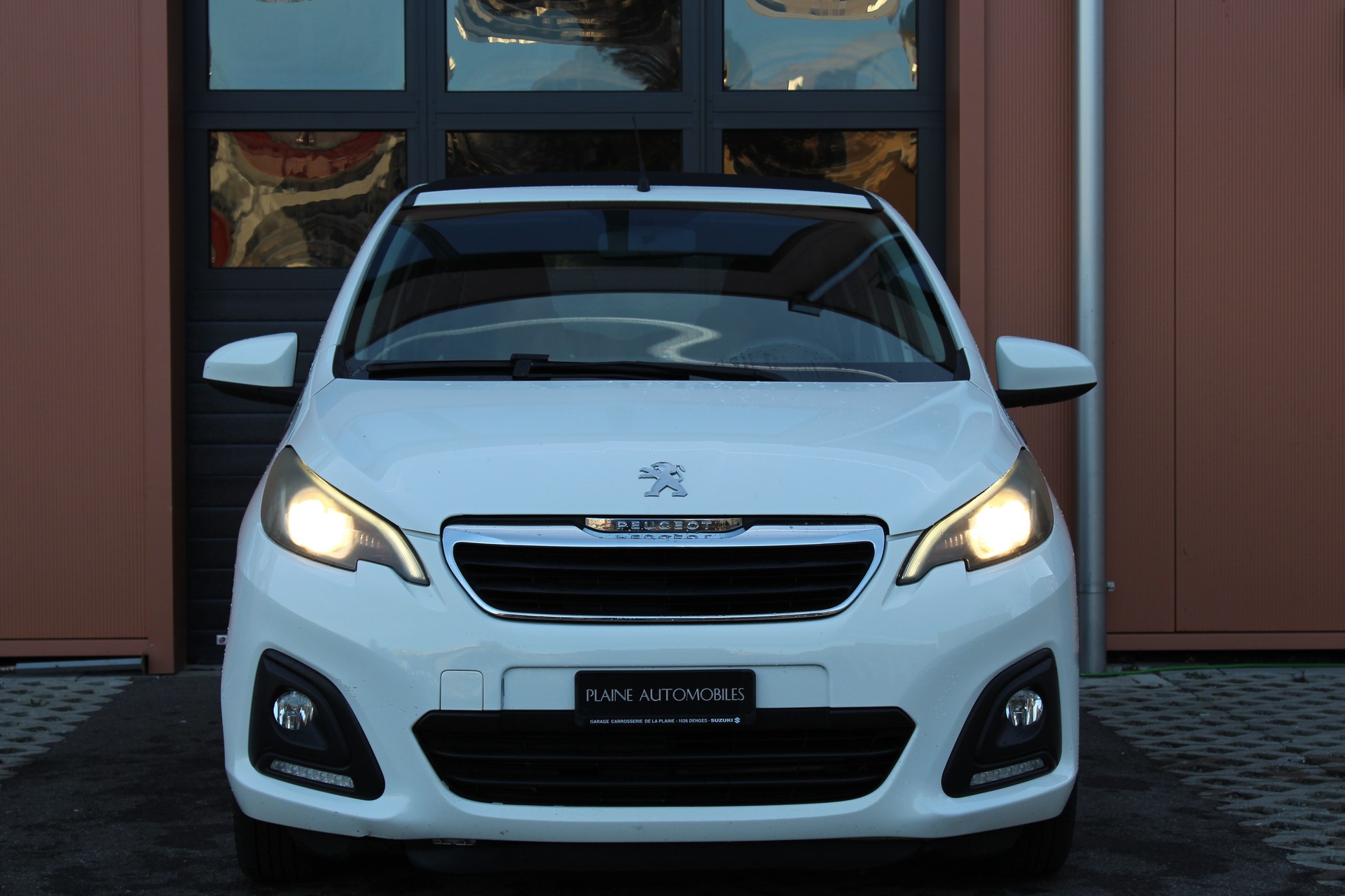 PEUGEOT 108 1.2 VTi Active Top-image-1