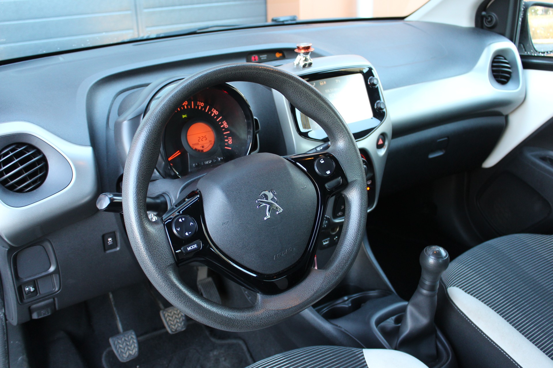 PEUGEOT 108 1.2 VTi Active Top-image-9