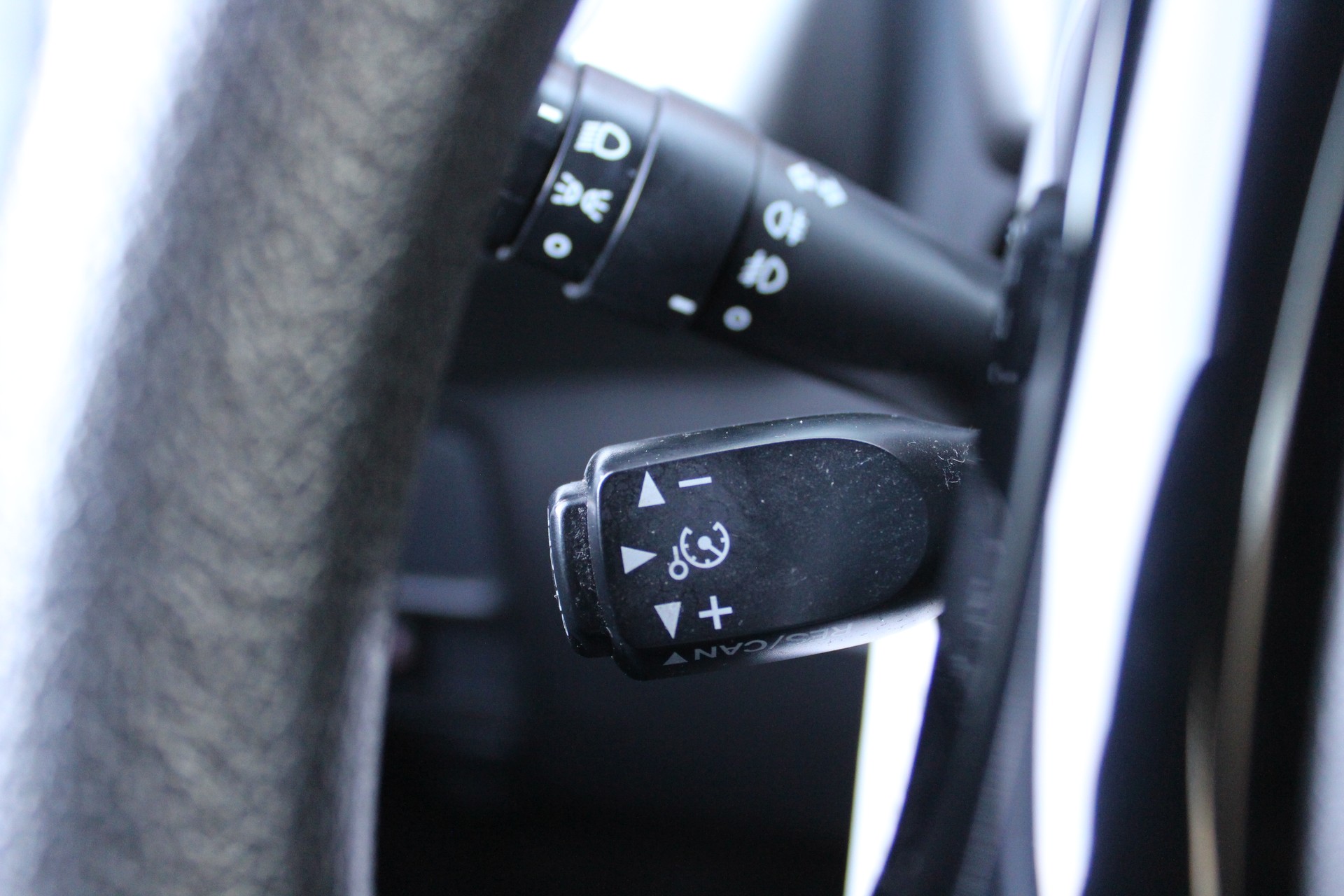 PEUGEOT 108 1.2 VTi Active Top-image-10