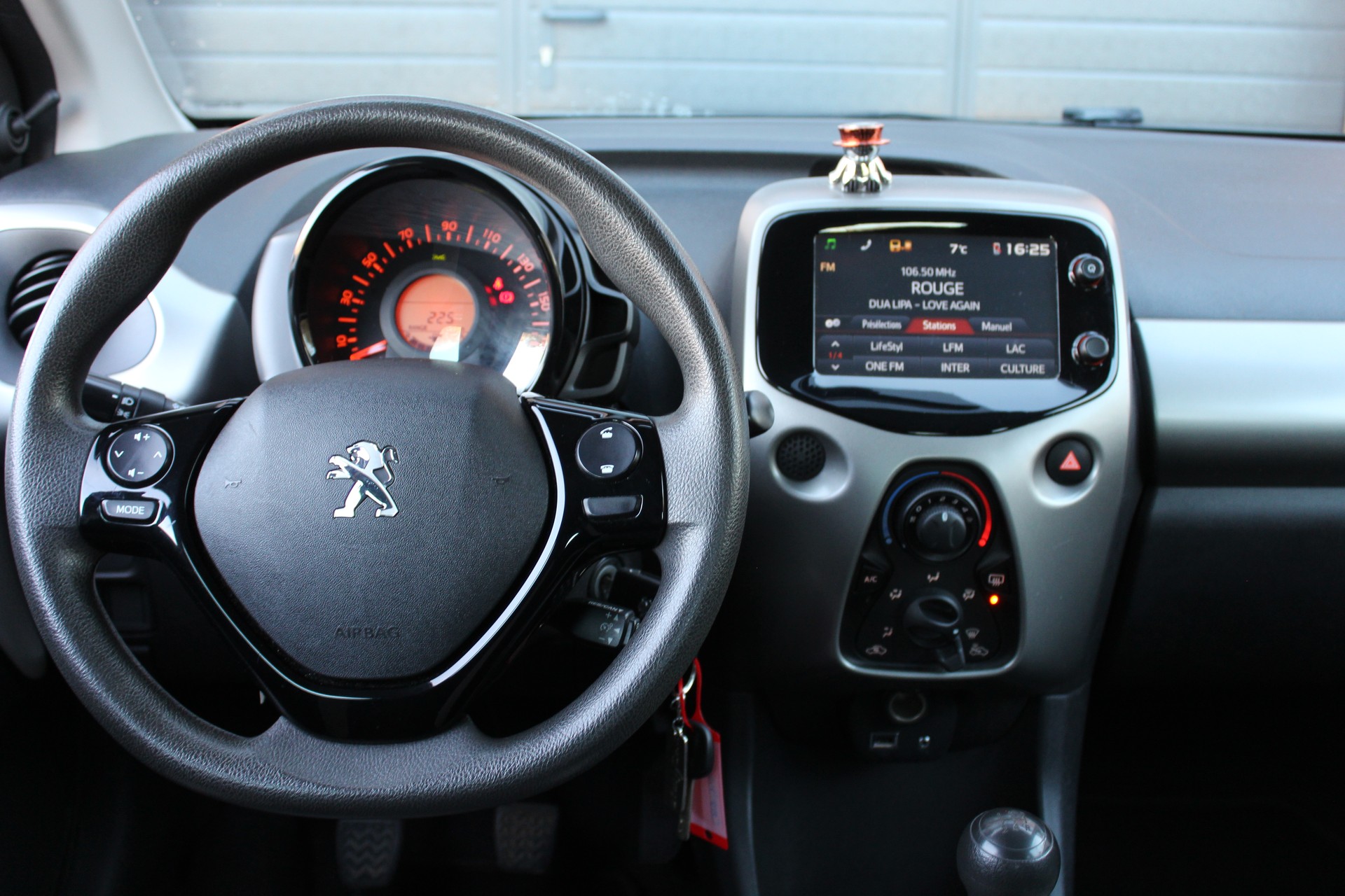 PEUGEOT 108 1.2 VTi Active Top-image-7
