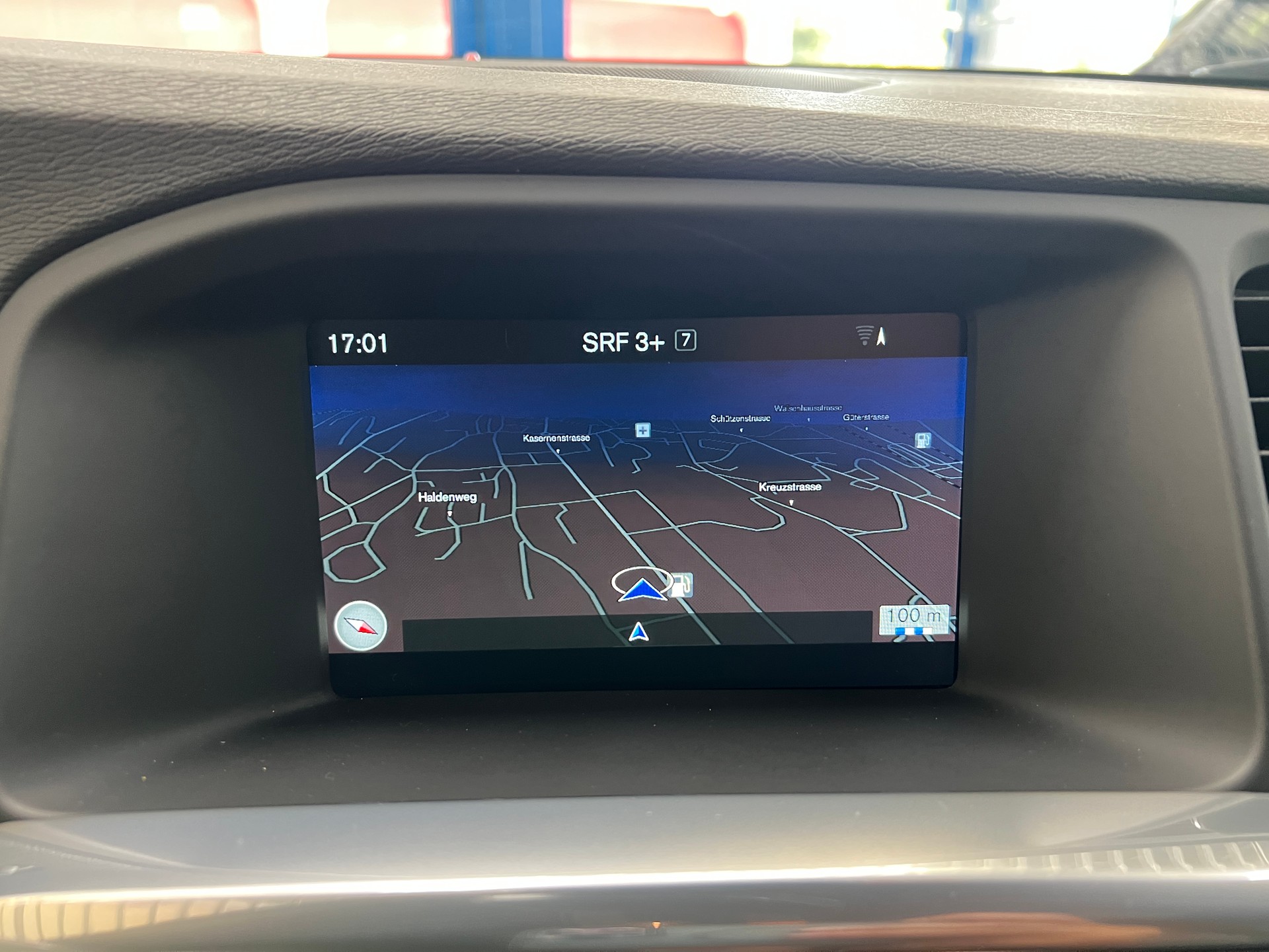 VOLVO V60 D6 AWD Plug-in Hybrid Momentum R-Design-image-13