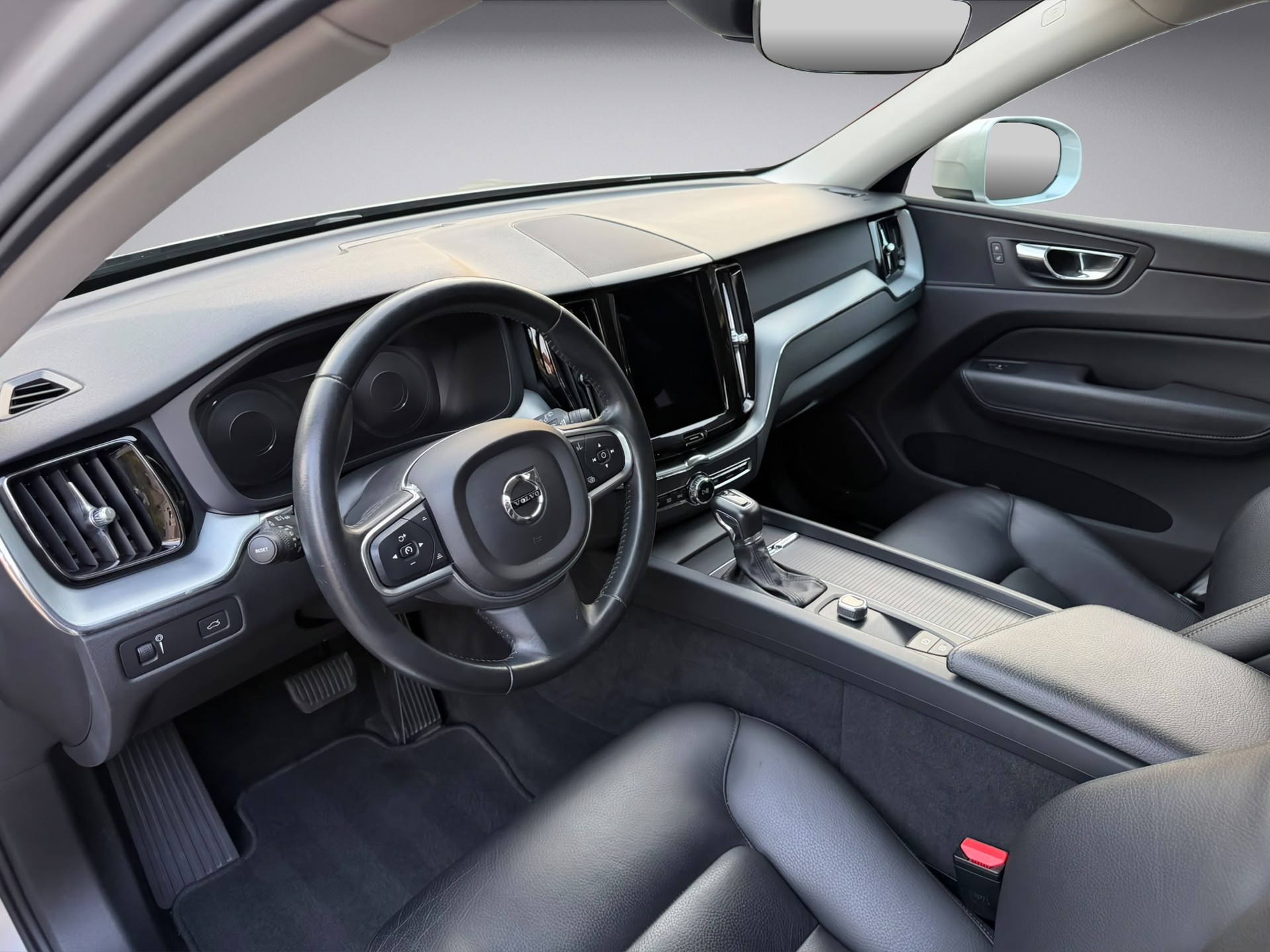 VOLVO XC60 D4 AWD Momentum Geartronic * 190PS *-image-8