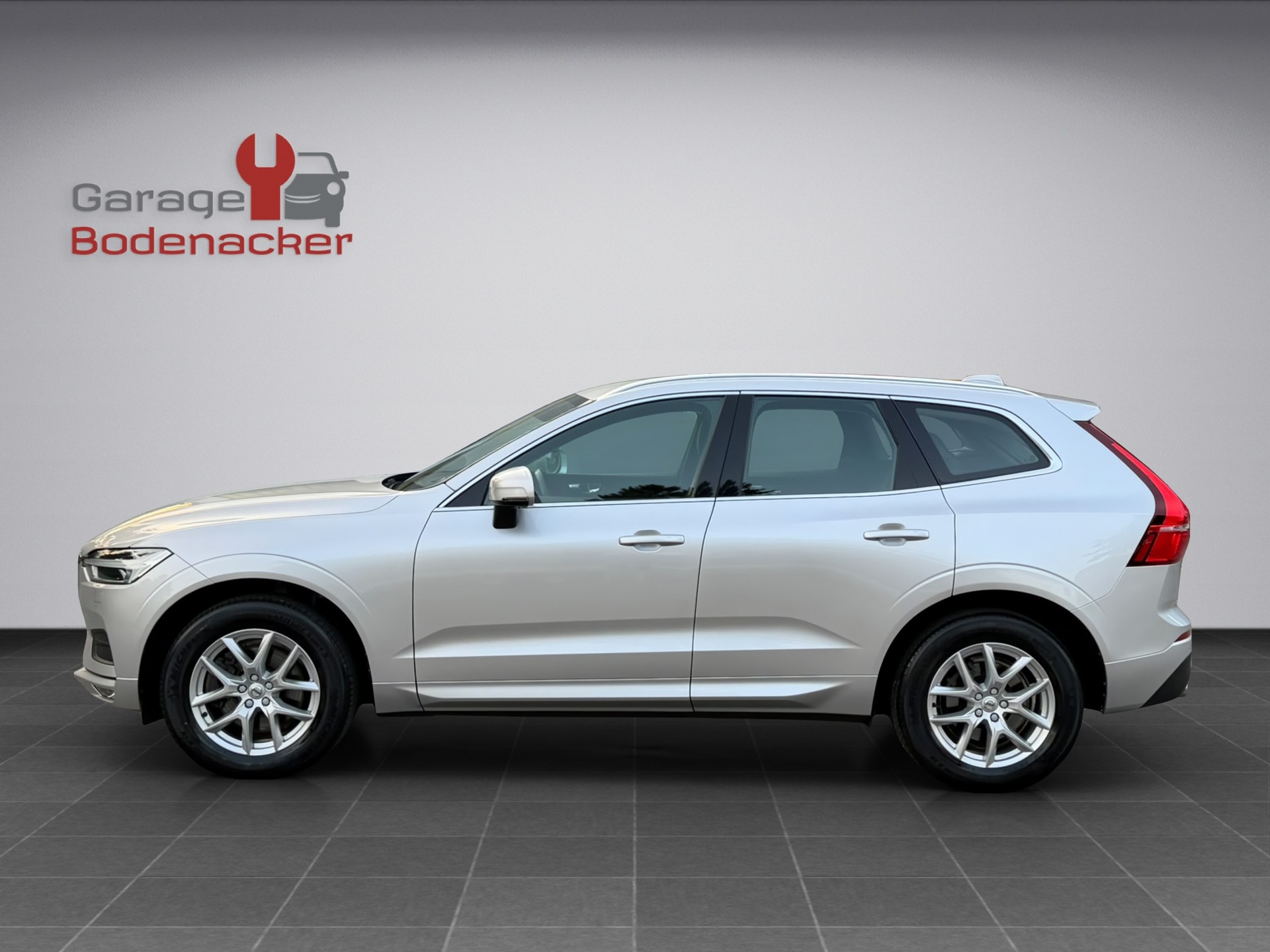 VOLVO XC60 D4 AWD Momentum Geartronic * 190PS *-image-2