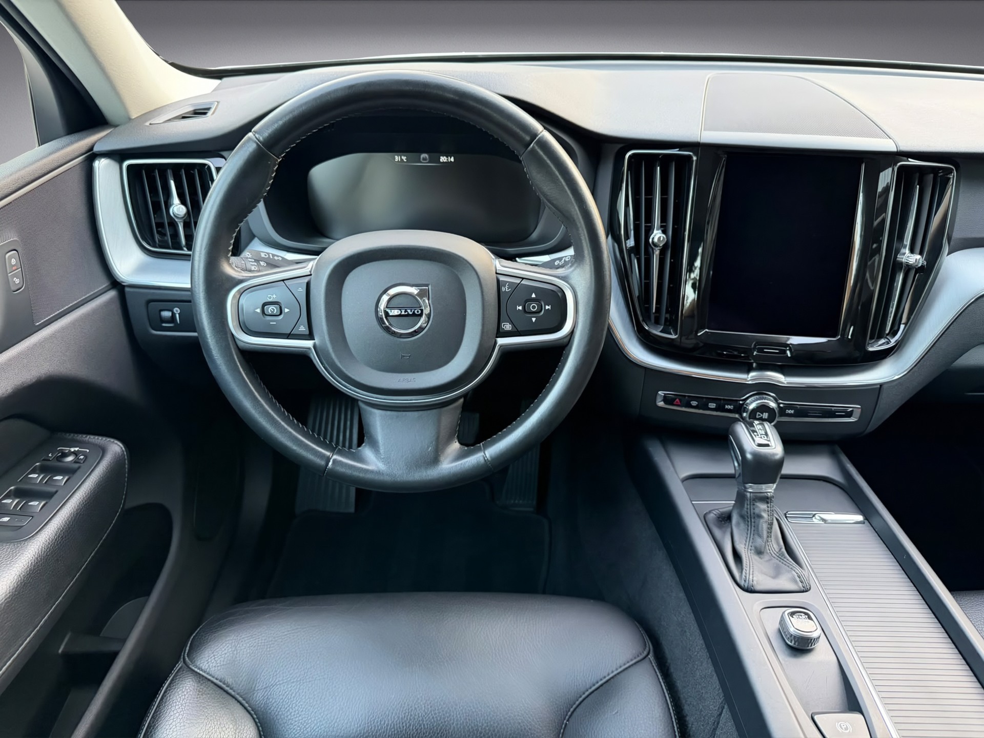 VOLVO XC60 D4 AWD Momentum Geartronic * 190PS *-image-7