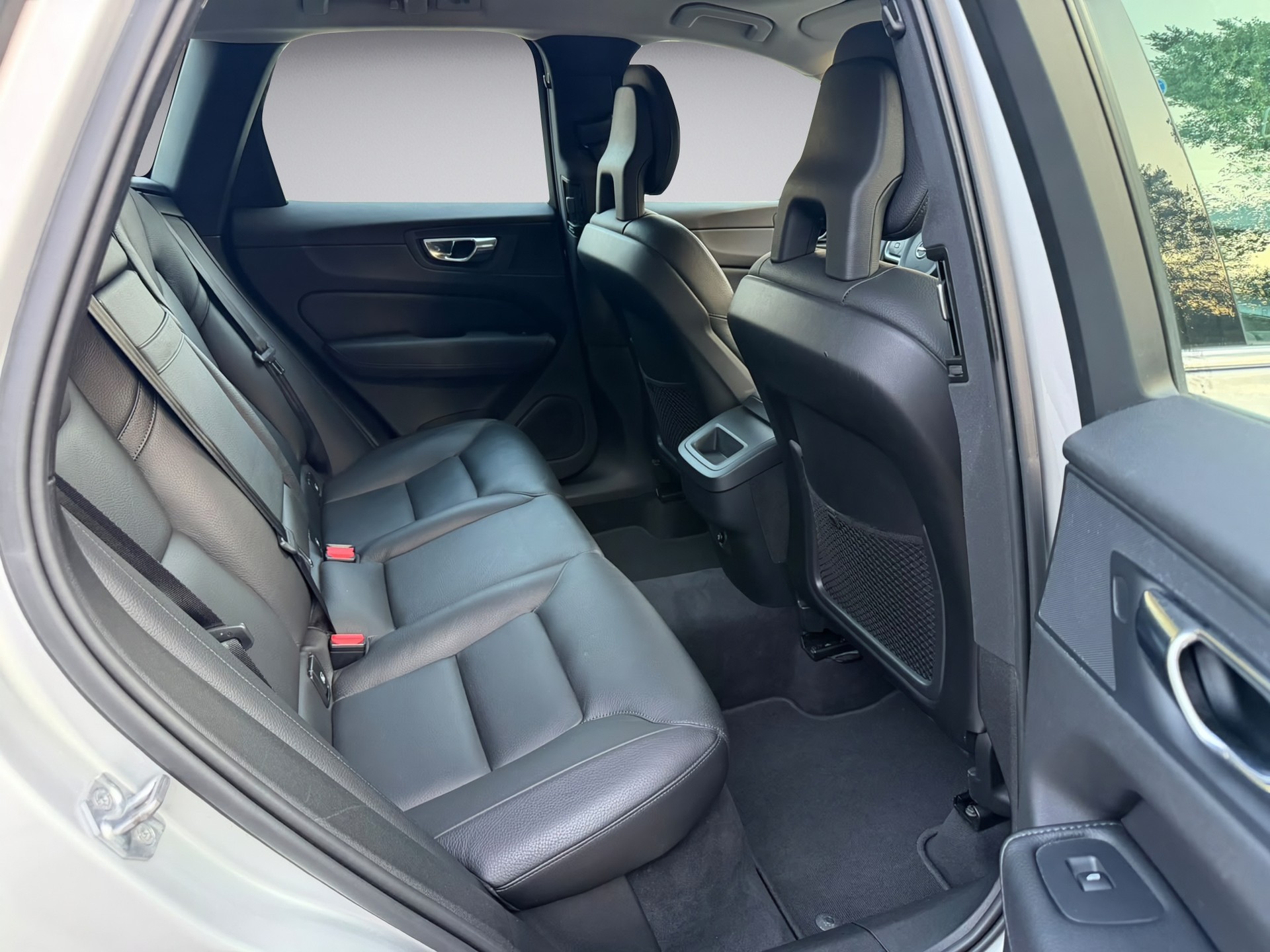 VOLVO XC60 D4 AWD Momentum Geartronic * 190PS *-image-11